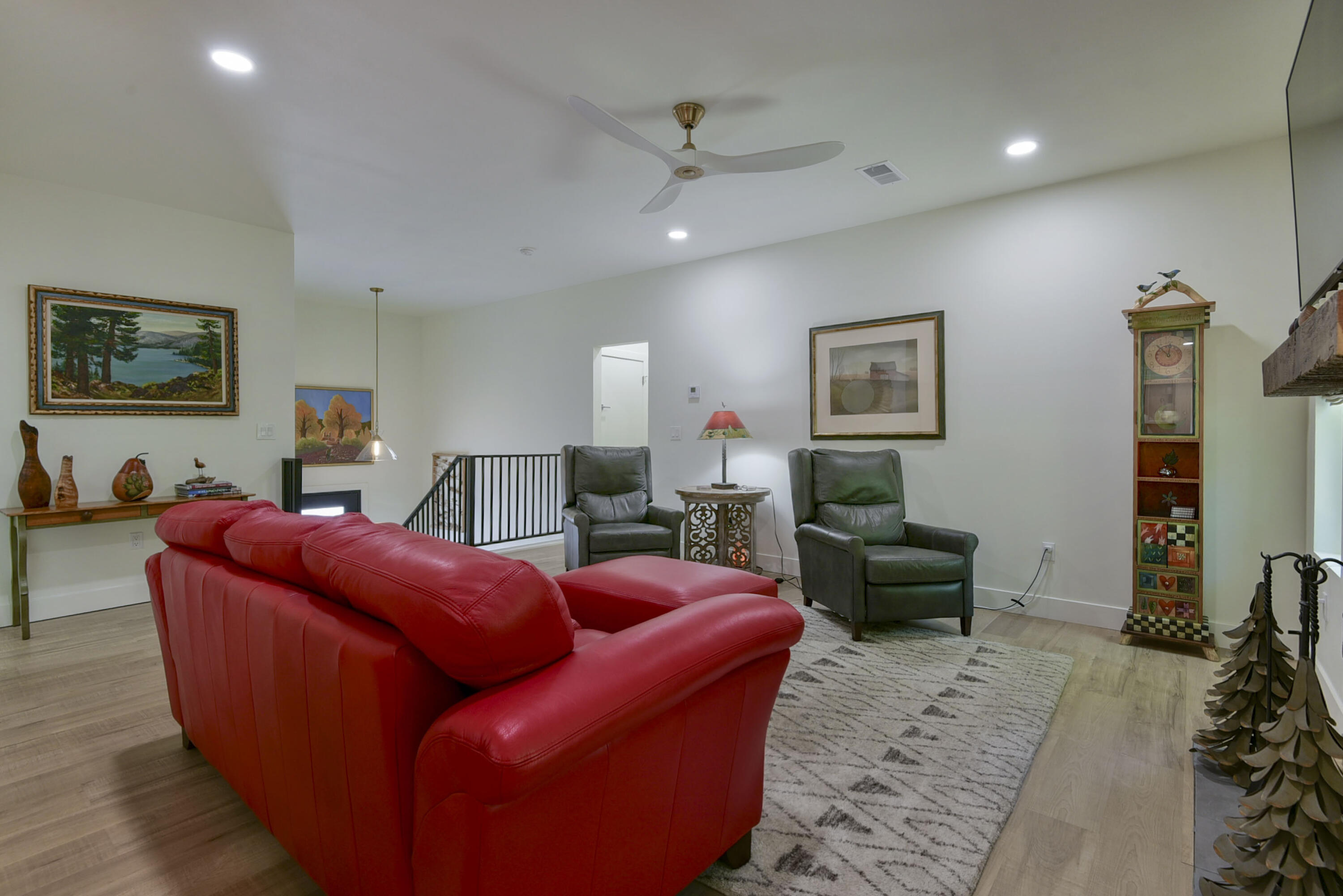 50 Lakeshore Drive Property Photo 16