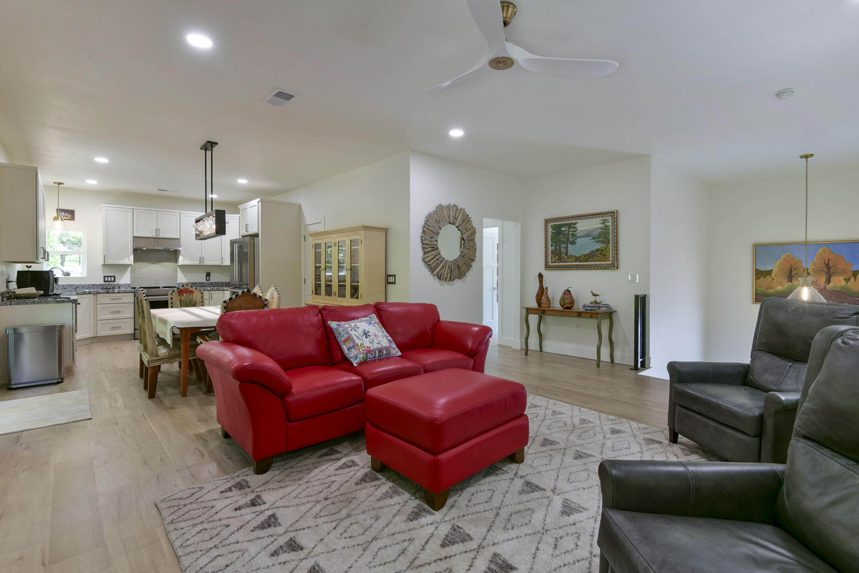 50 Lakeshore Drive Property Photo 17