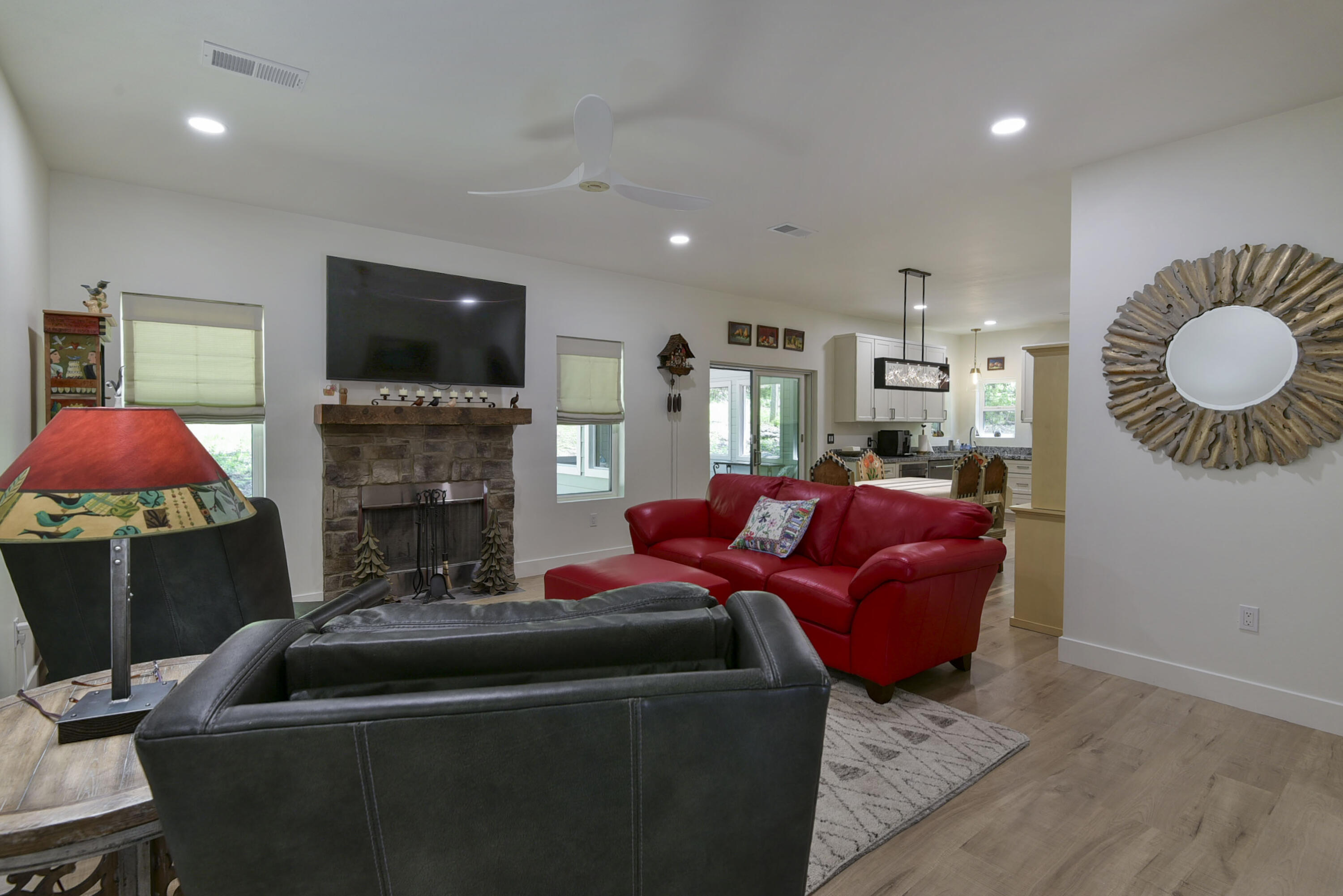 50 Lakeshore Drive Property Photo 18