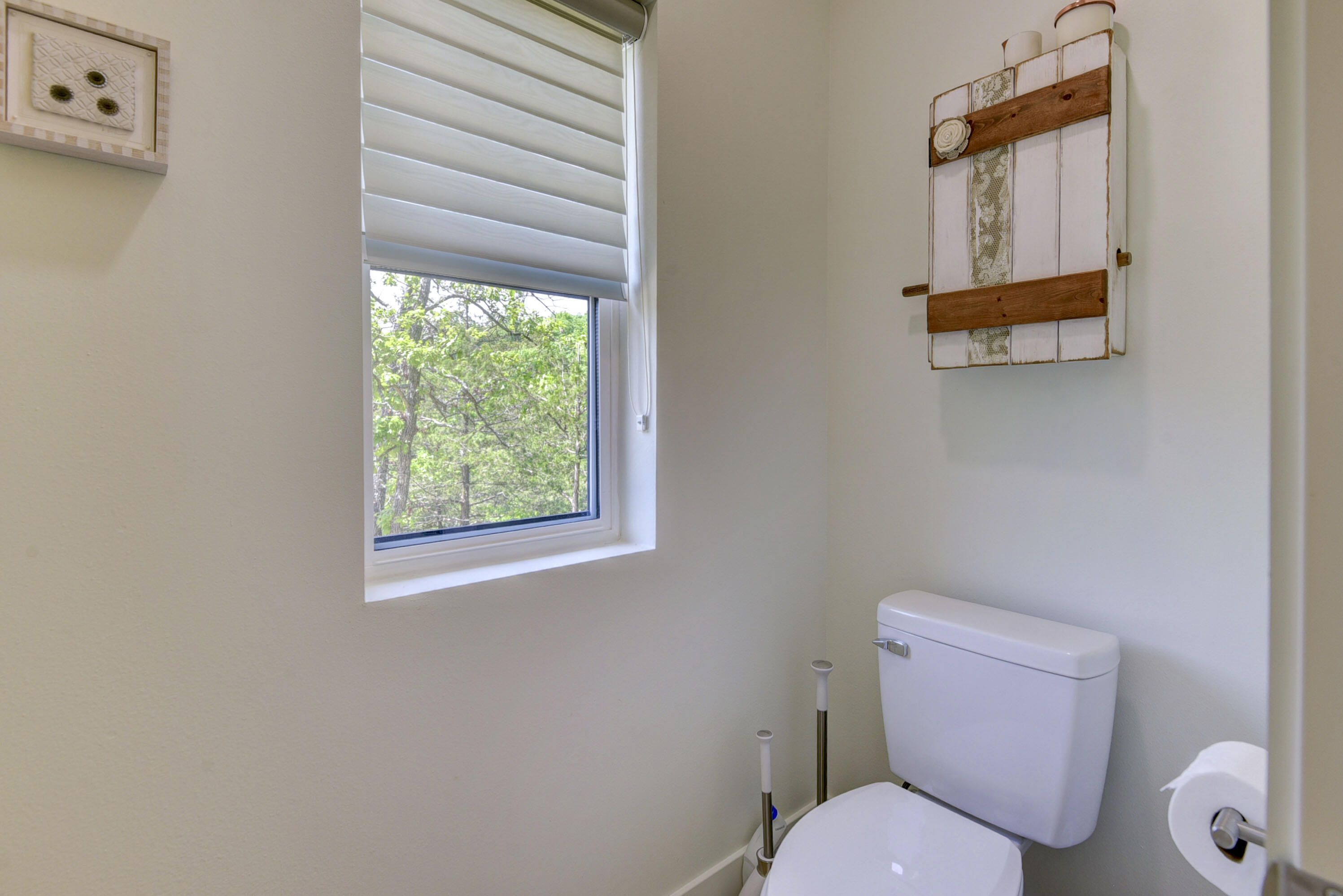 50 Lakeshore Drive Property Photo 35