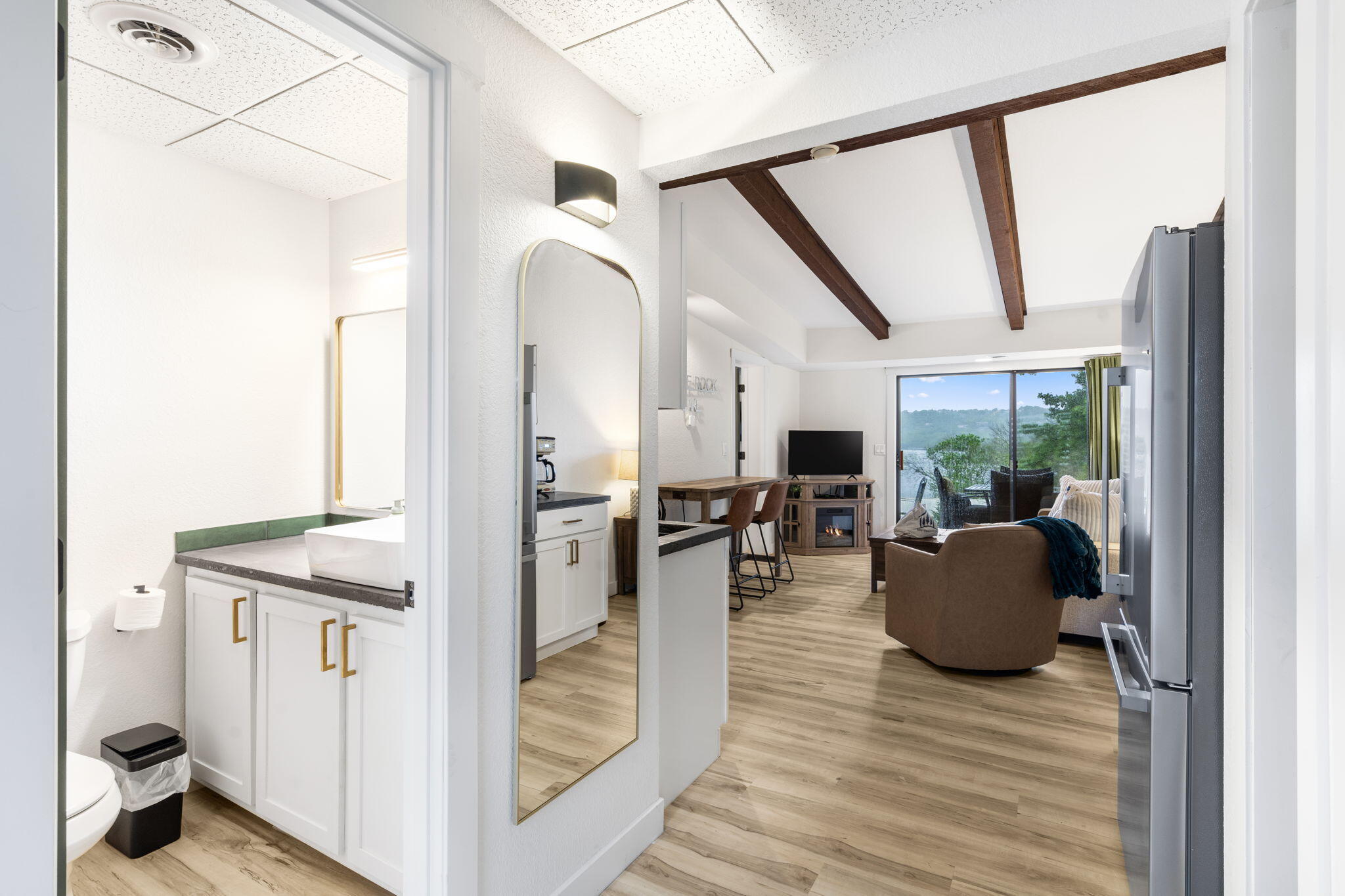 100 Getaway Circle Property Photo 3