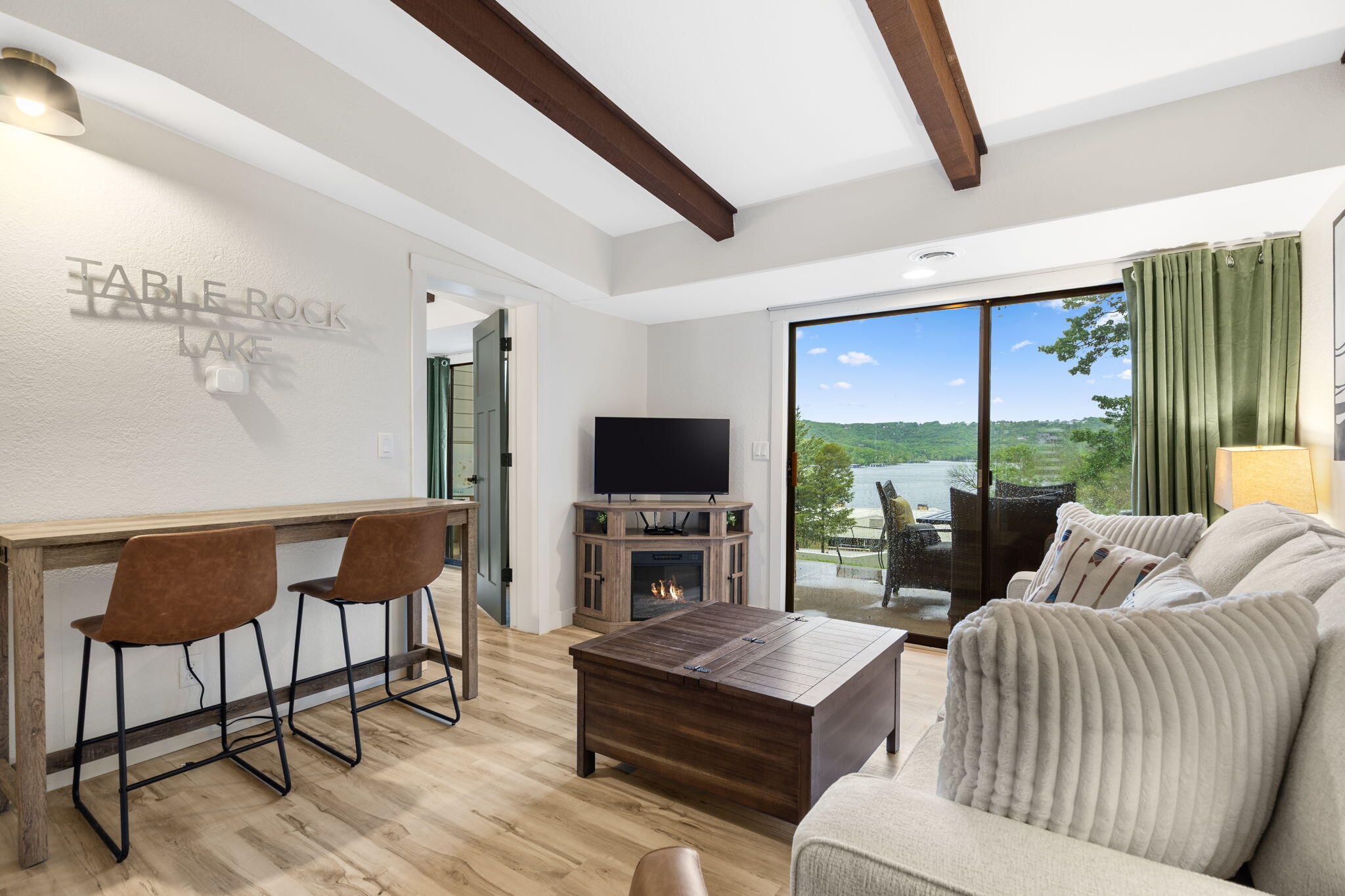 100 Getaway Circle Property Photo 6