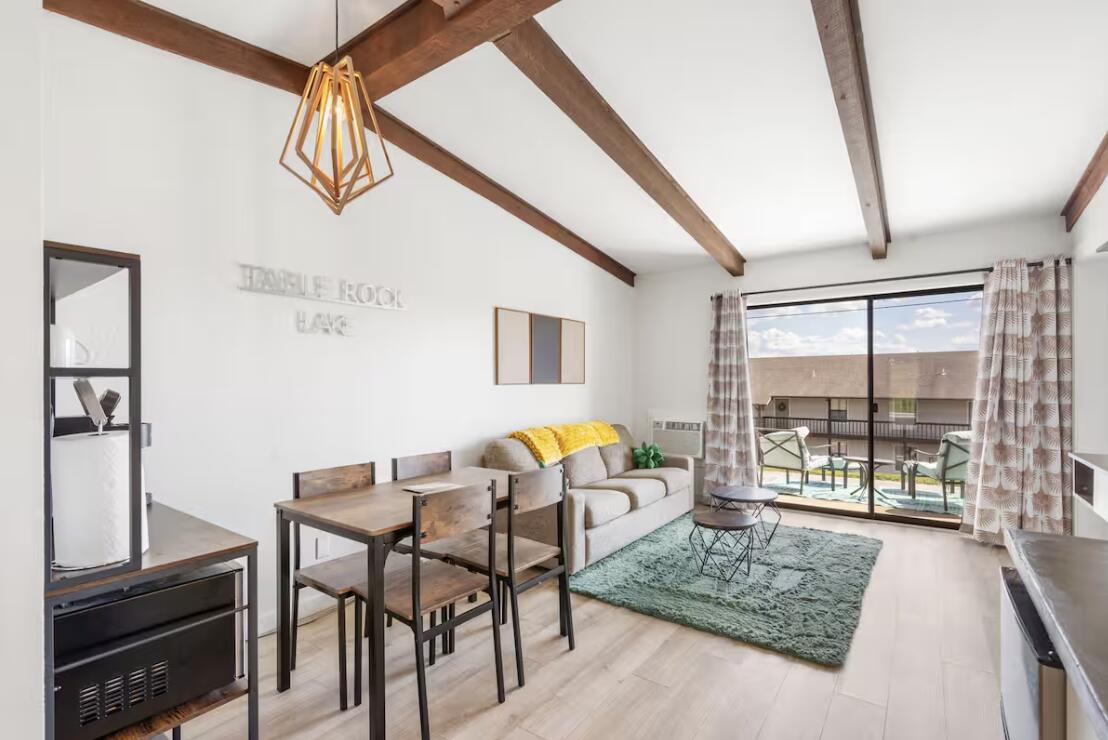 100 Getaway Circle Property Photo 3