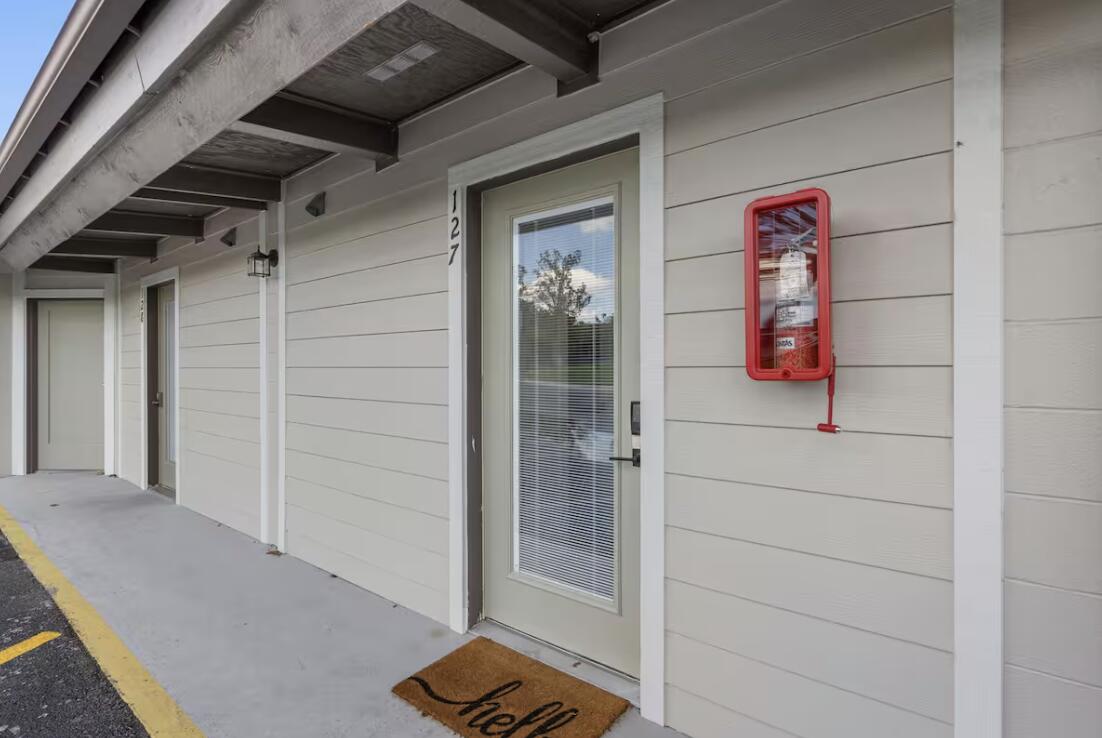 100 Getaway Circle Property Photo 17