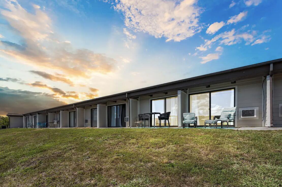 100 Getaway Circle Property Photo 21