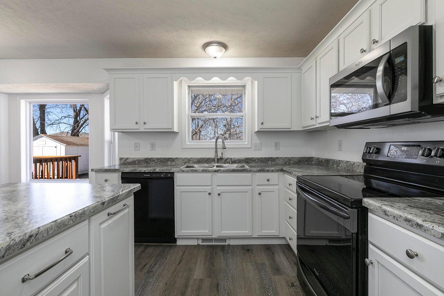 3821 South Leawood Avenue Property Photo 10