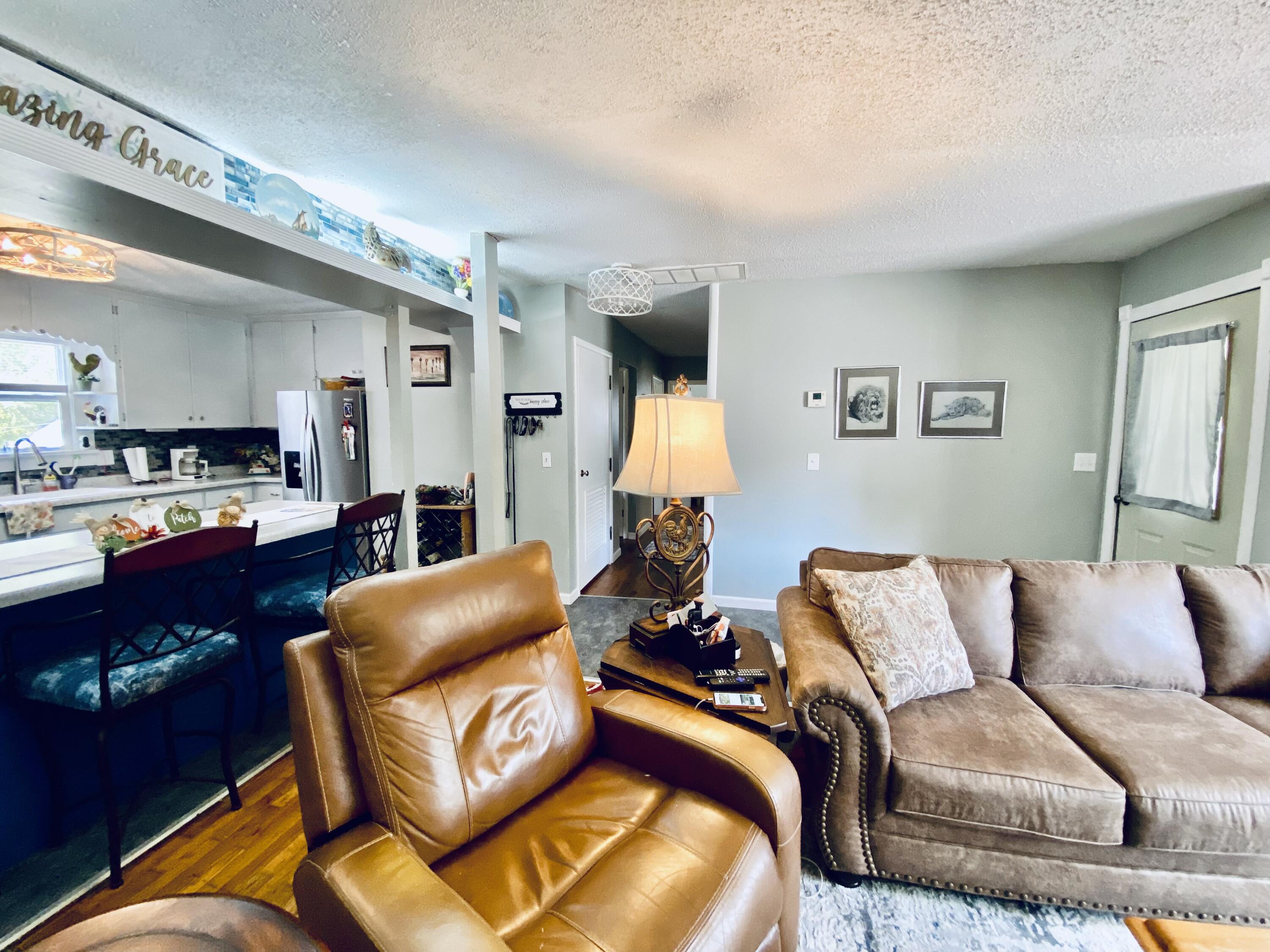 220 Wells Street Property Photo 12