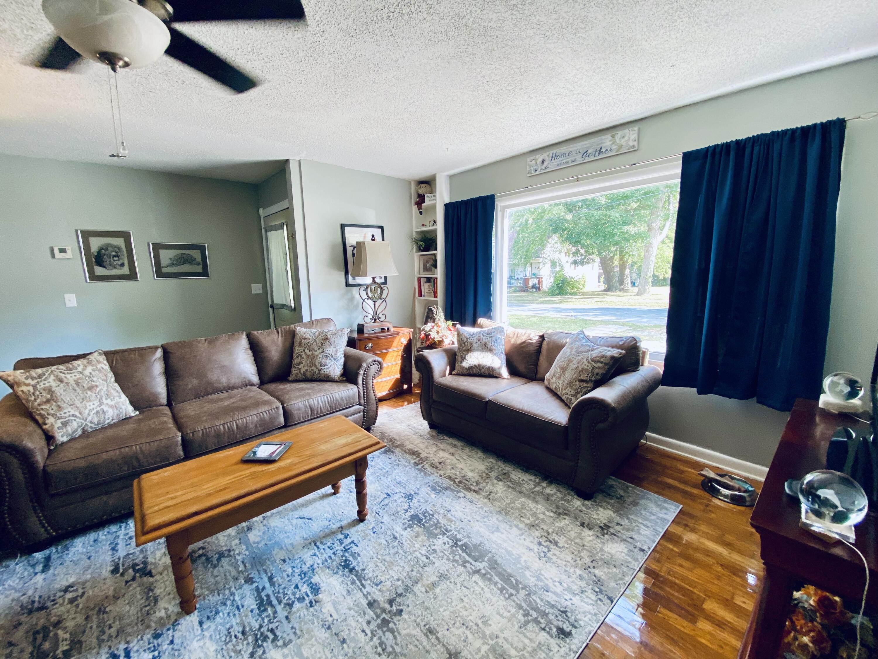 220 Wells Street Property Photo 16