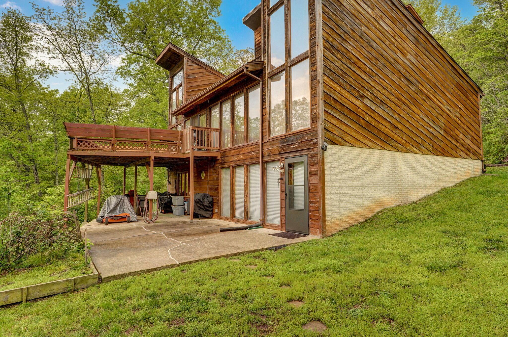 2730 Hidden Valley Road Property Photo 2