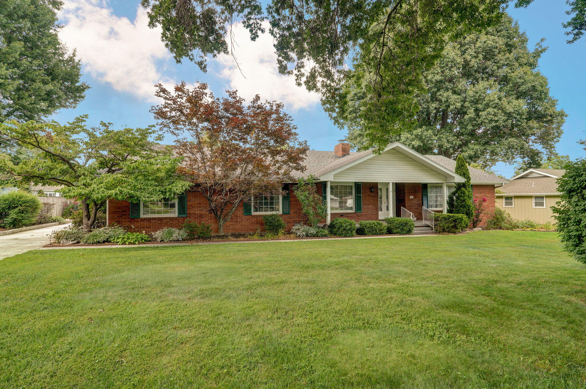 689 West Swan Street Property Photo 1