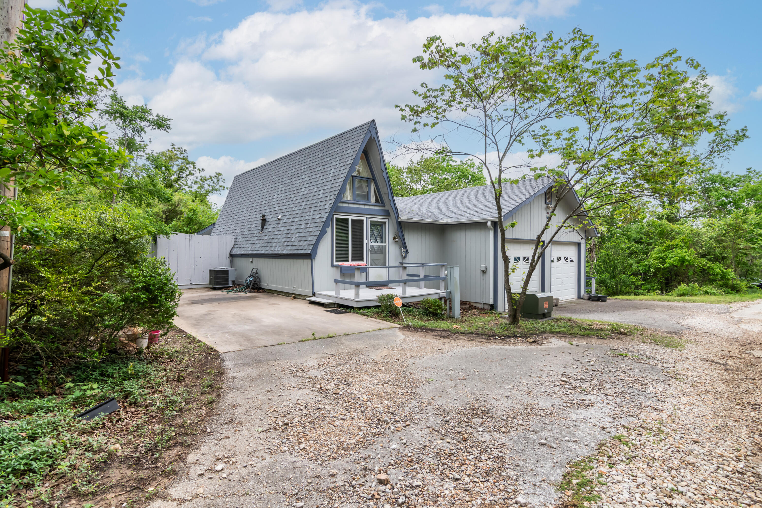 492 Iroquois Ln. Property Photo