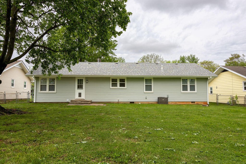 2610 East Belmont Street Property Photo 4