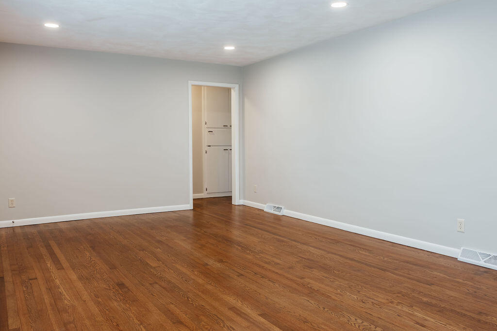 2610 East Belmont Street Property Photo 7