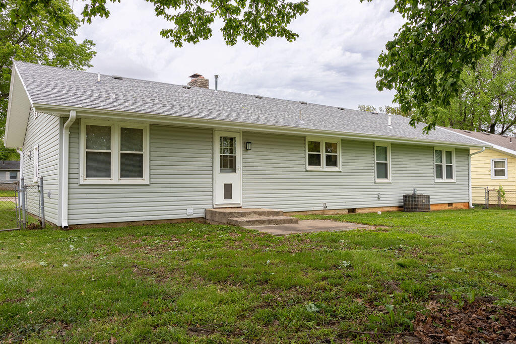 2610 East Belmont Street Property Photo 22