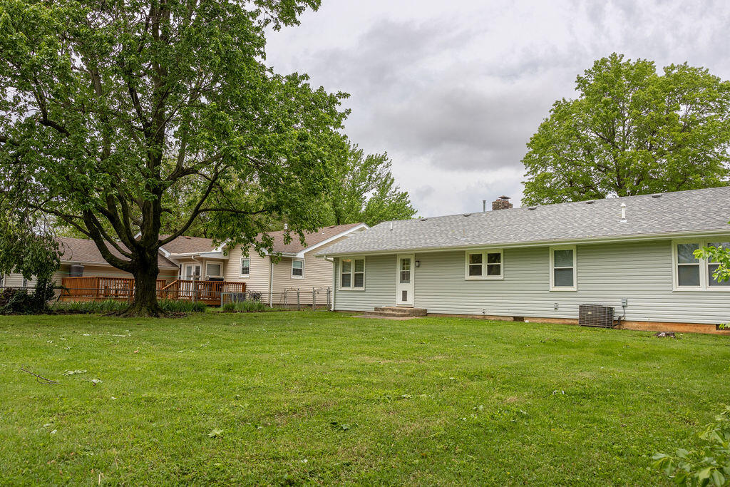 2610 East Belmont Street Property Photo 23