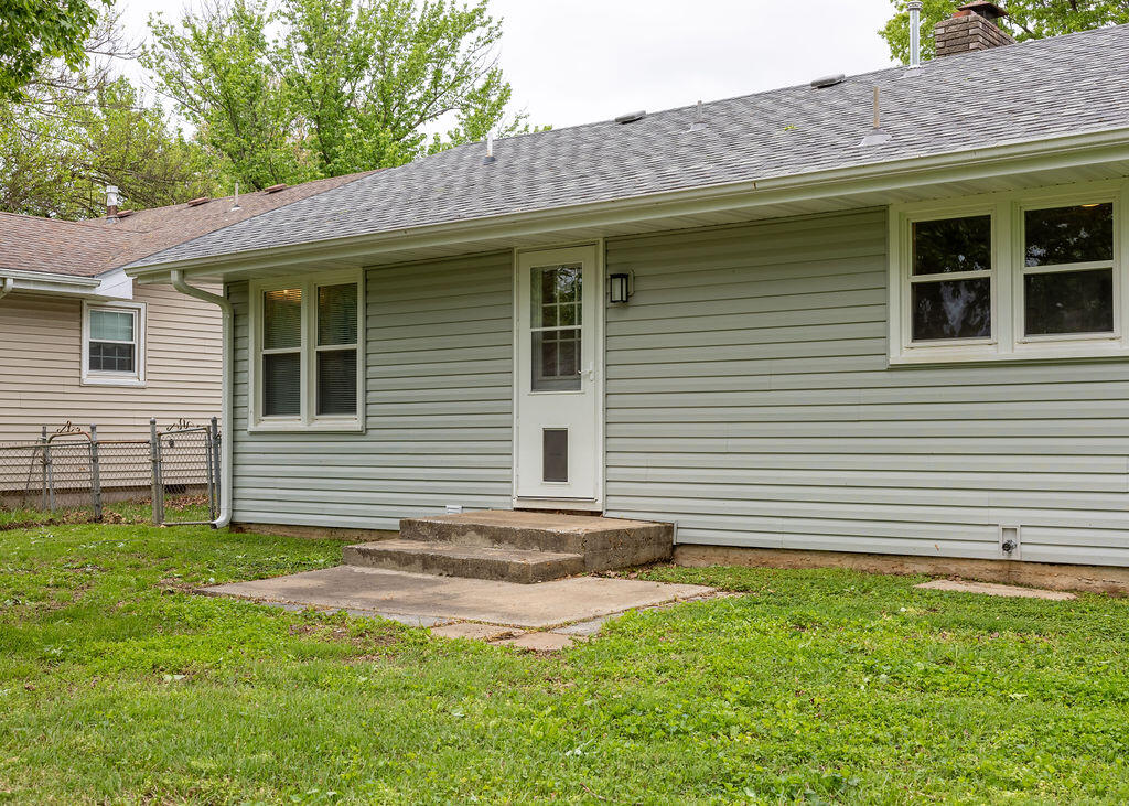 2610 East Belmont Street Property Photo 25