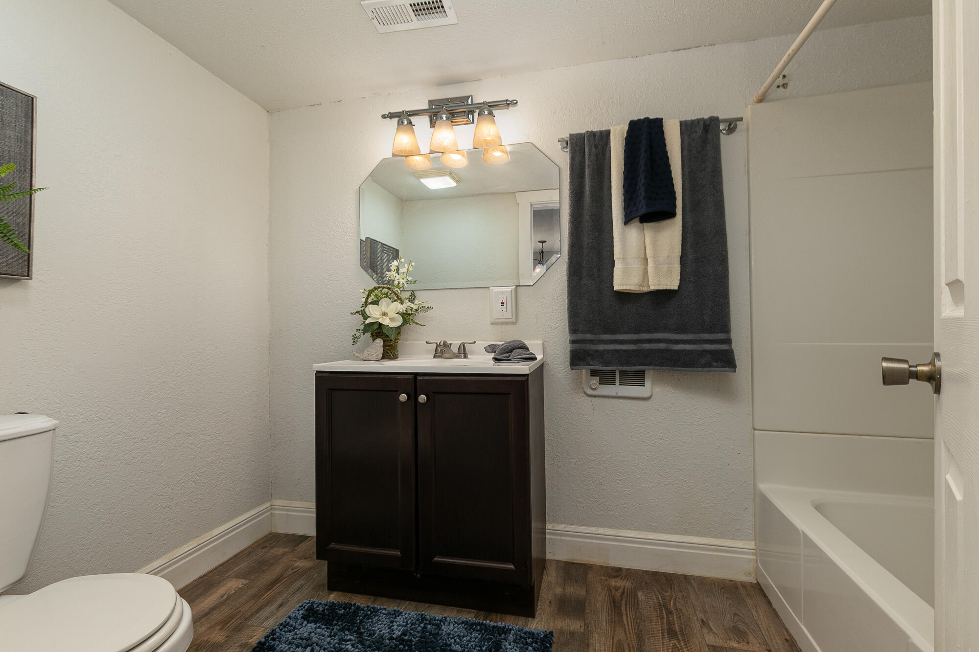 504 North Albany Avenue Property Photo 12