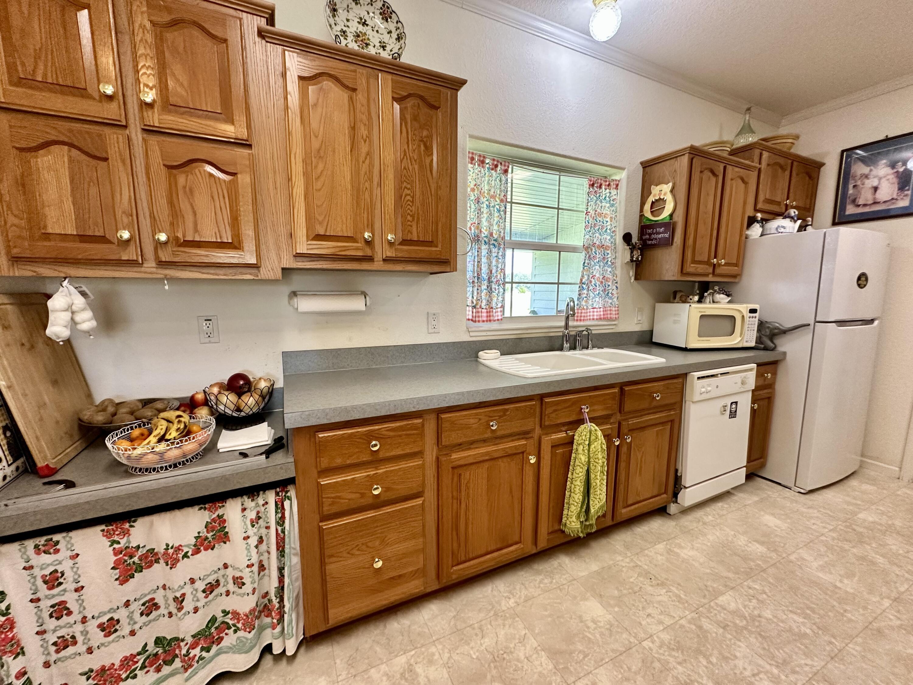 5230 Camp Road Property Photo 9