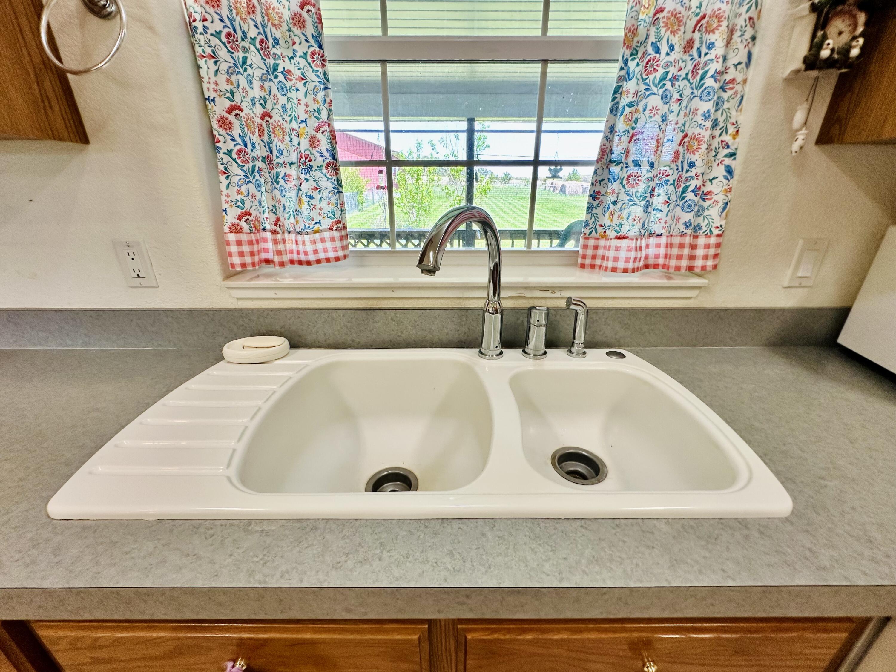 5230 Camp Road Property Photo 10