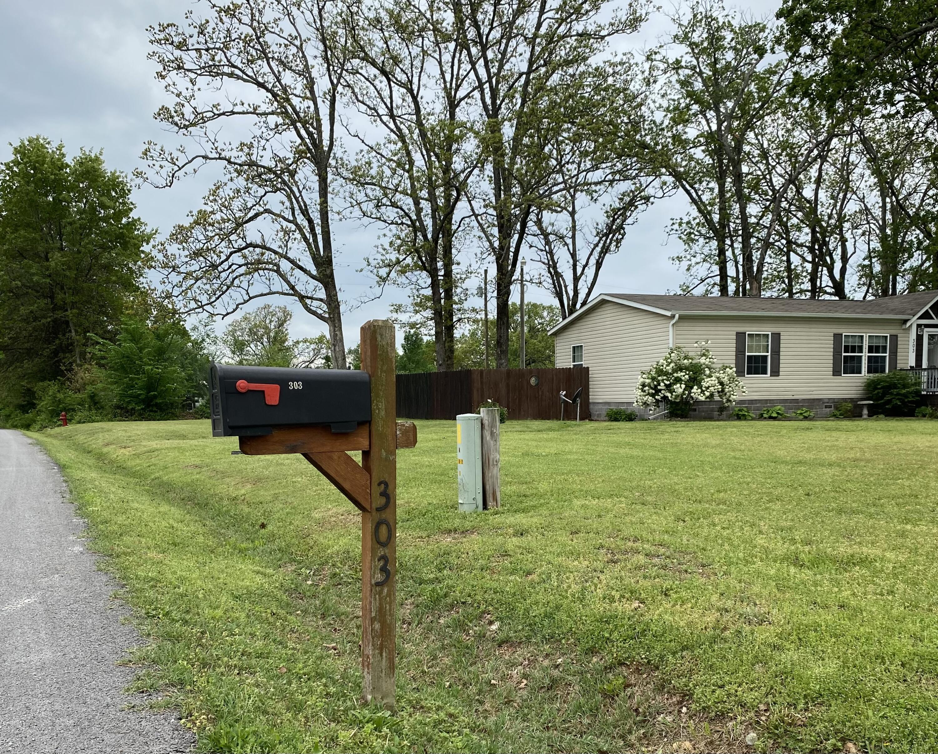 303 South Ozark Trail Property Photo 4