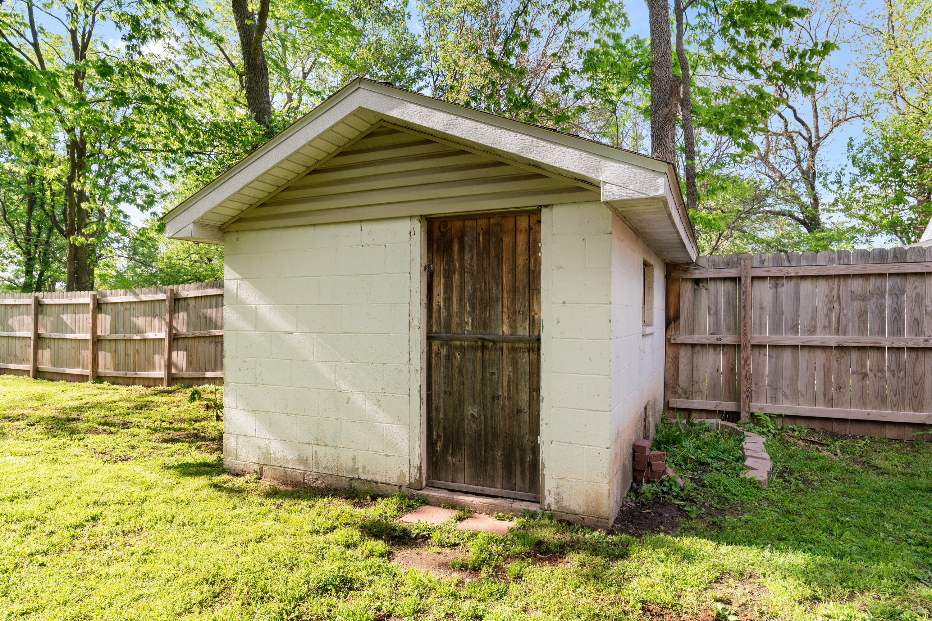 1221 North Prospect Avenue Property Photo 25