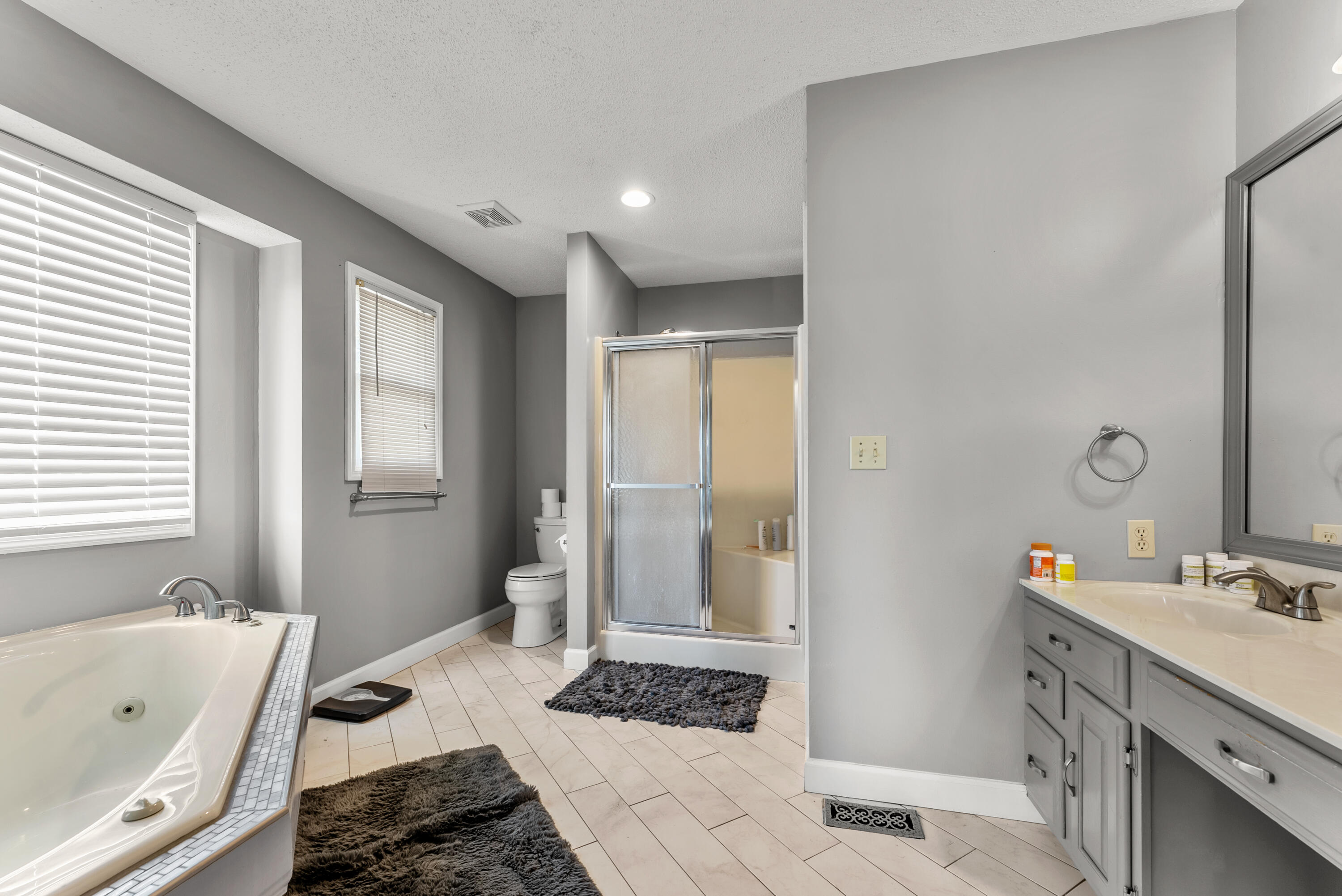 5464 Hampton Ct. Court Property Photo 29
