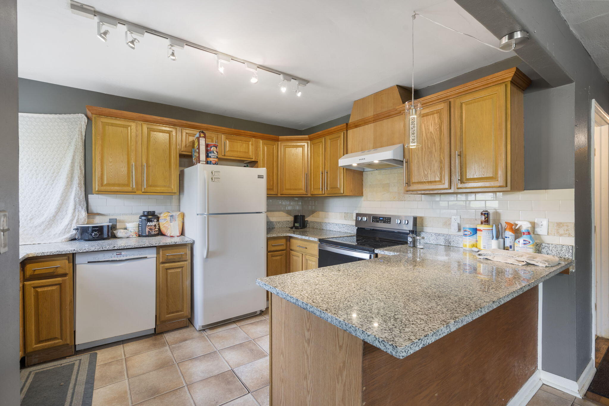 1454 East Pythian Street Property Photo 8