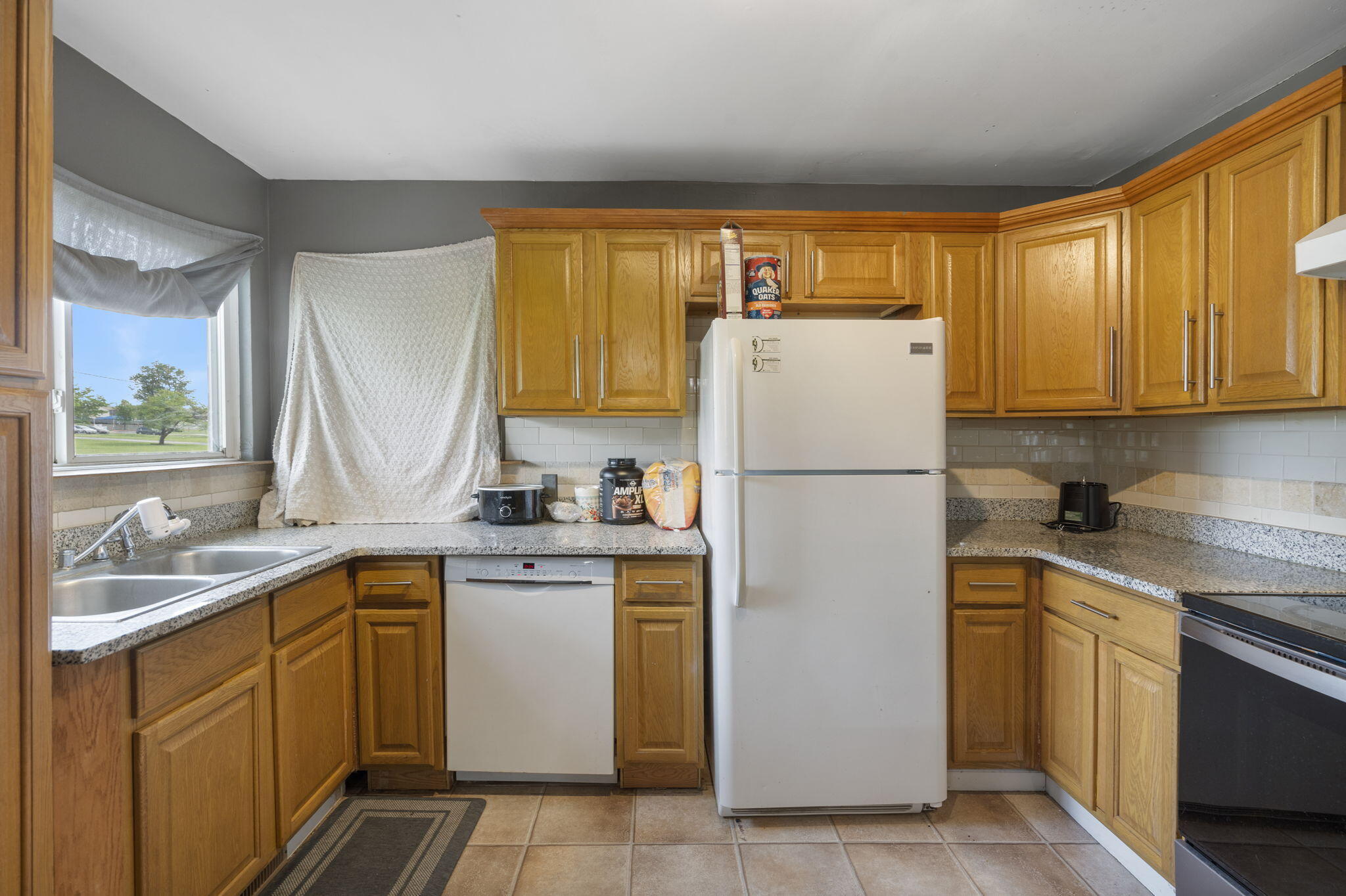 1454 East Pythian Street Property Photo 10