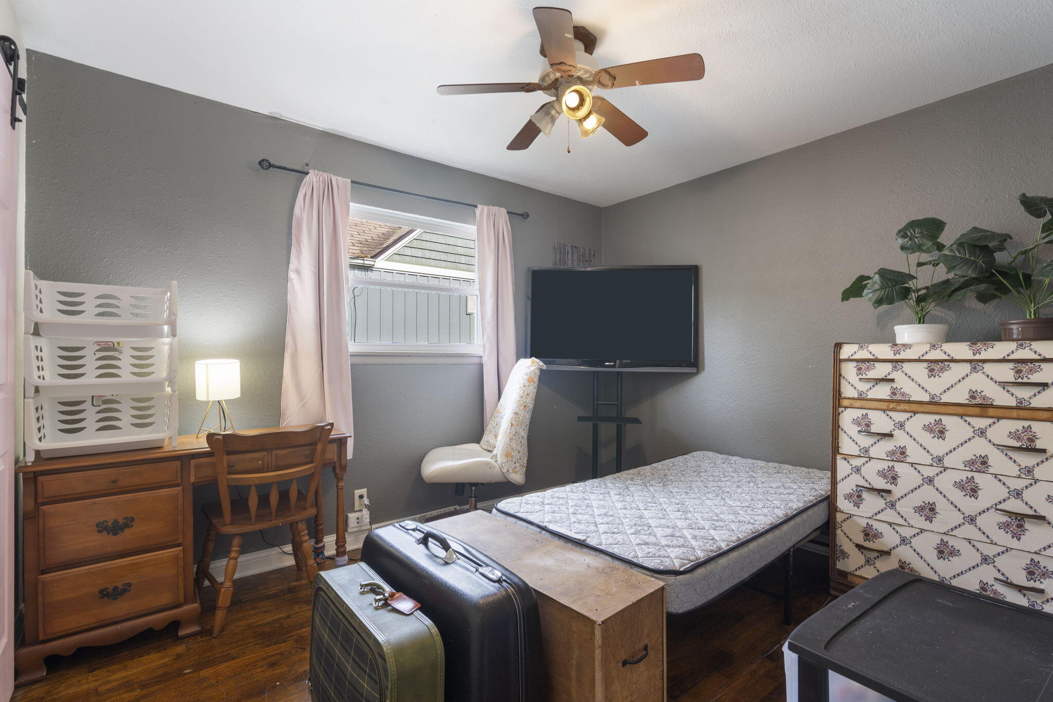 1454 East Pythian Street Property Photo 12
