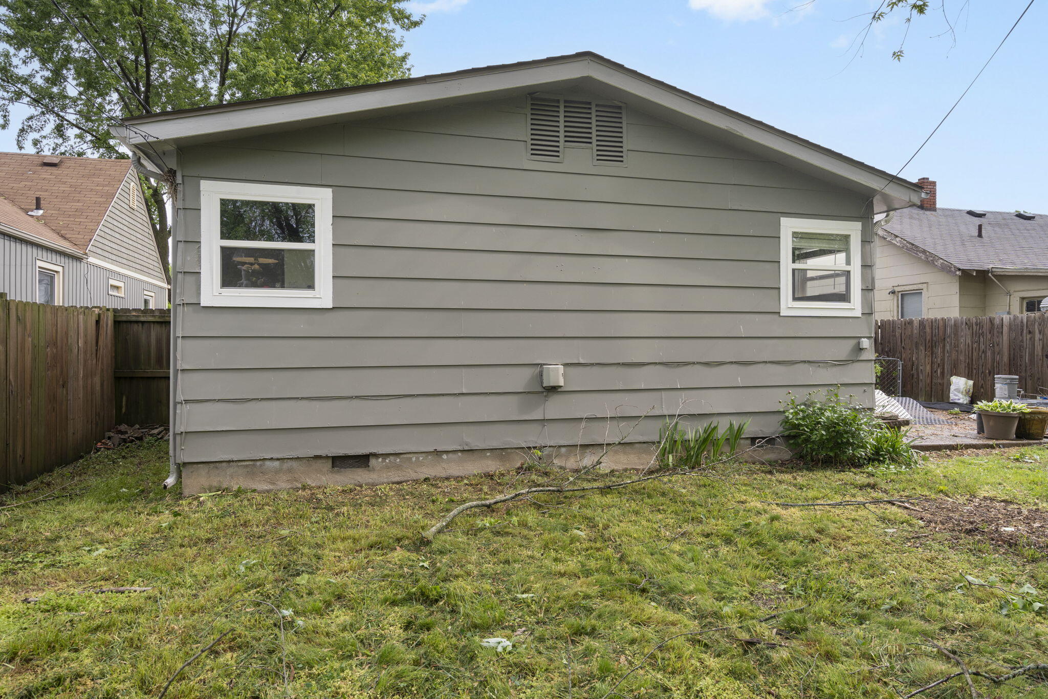 1454 East Pythian Street Property Photo 24