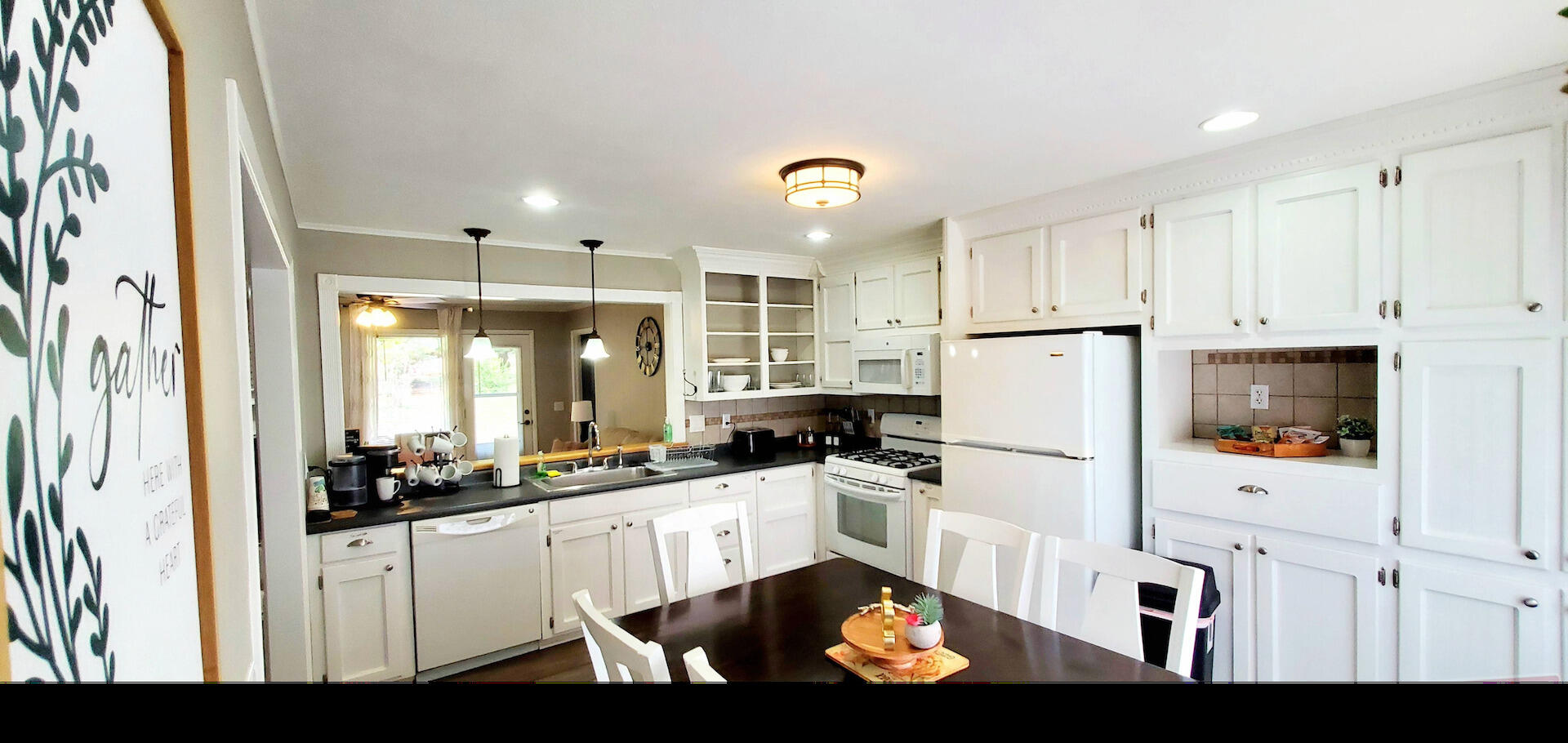 1135 East Westchester Drive Property Photo 8