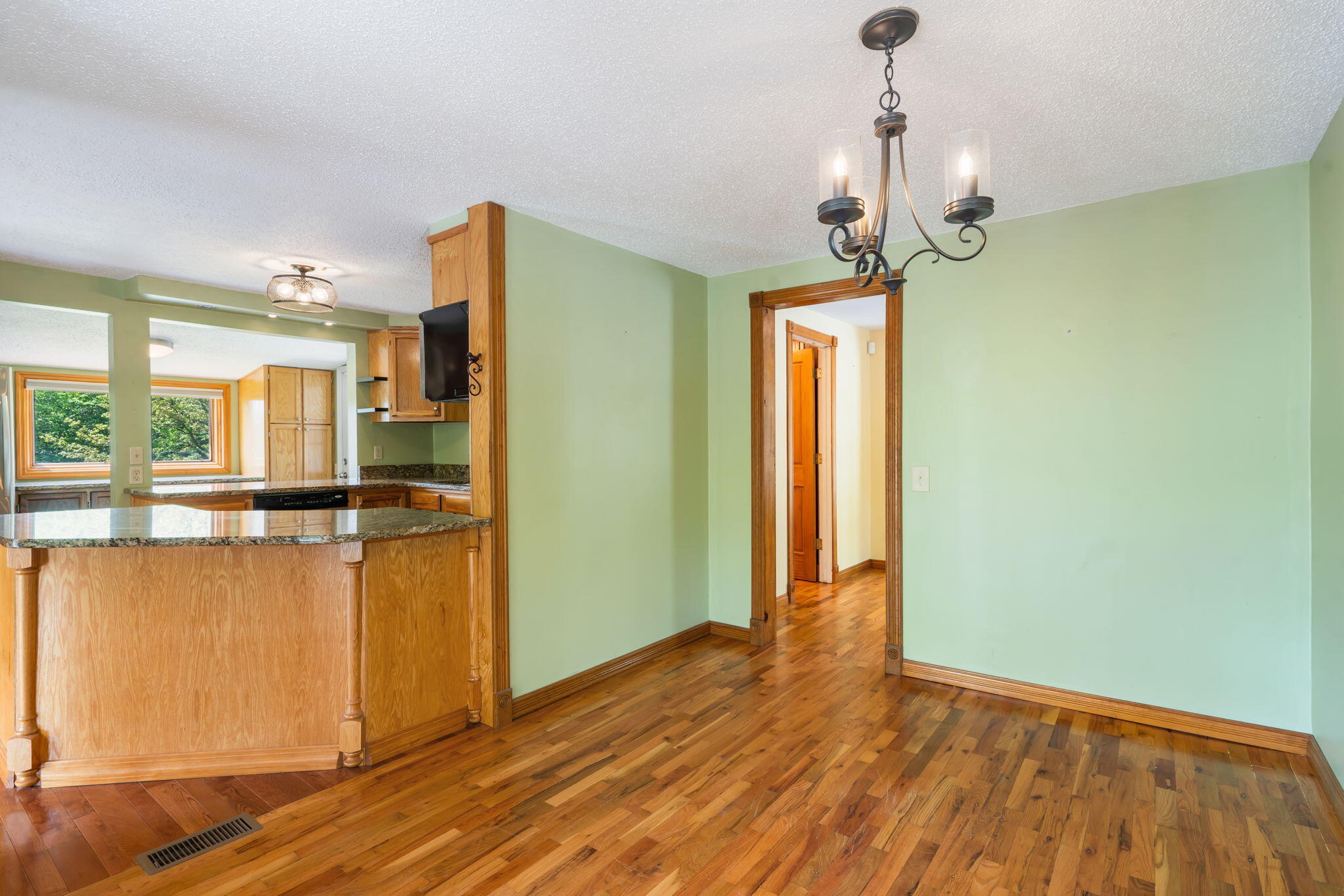 9461 North Farm Road 149 Property Photo 6