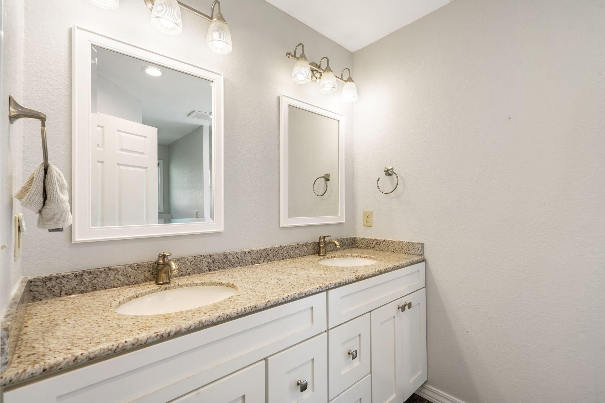 9461 North Farm Road 149 Property Photo 14