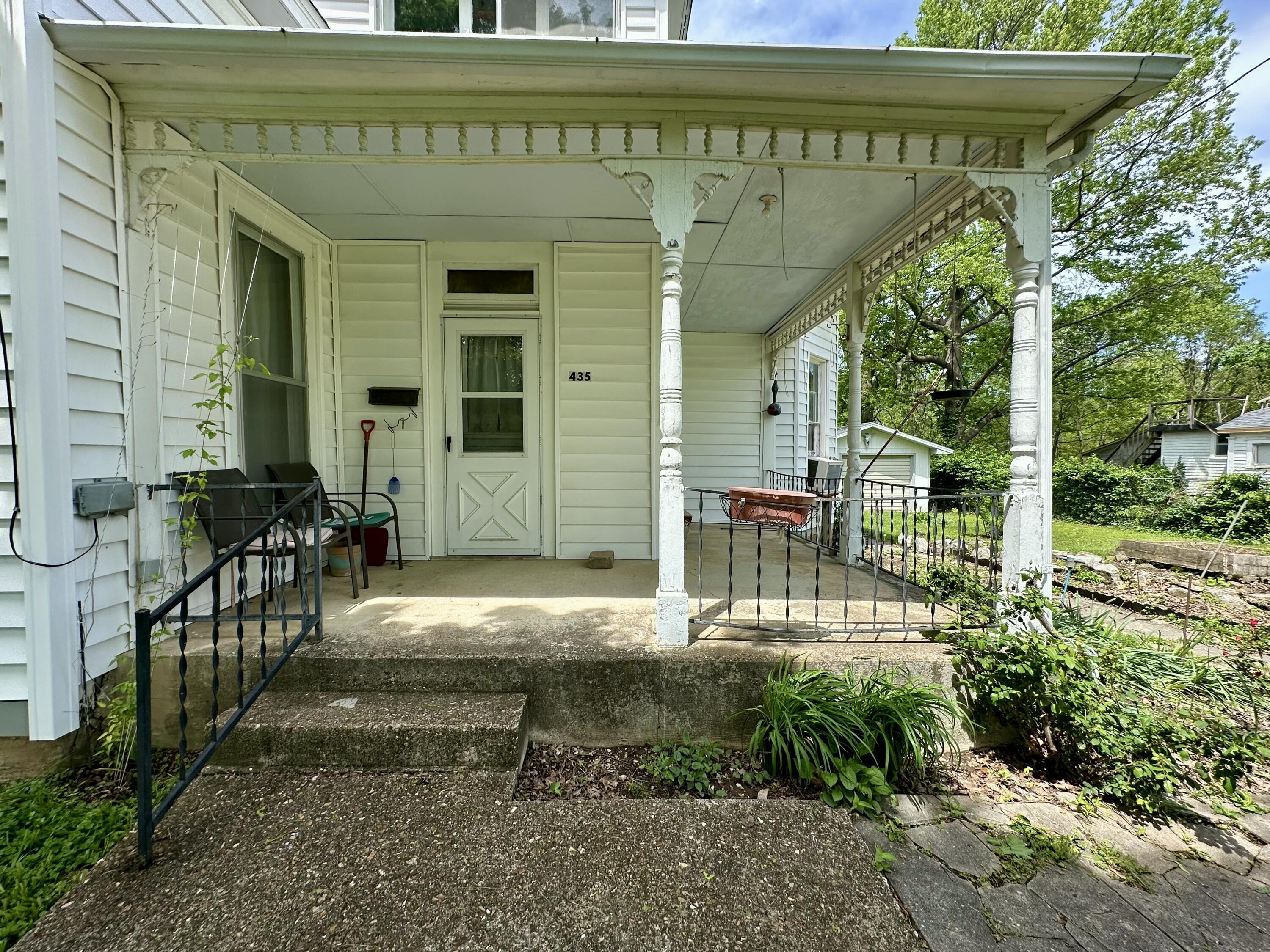 435 West Maple Street Property Photo 2