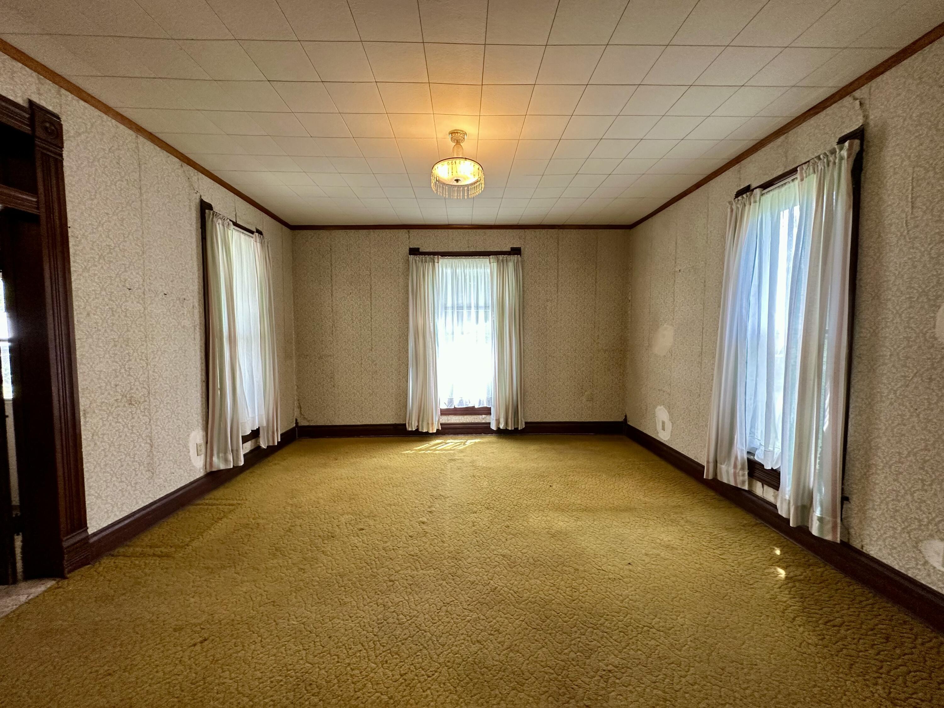 435 West Maple Street Property Photo 9