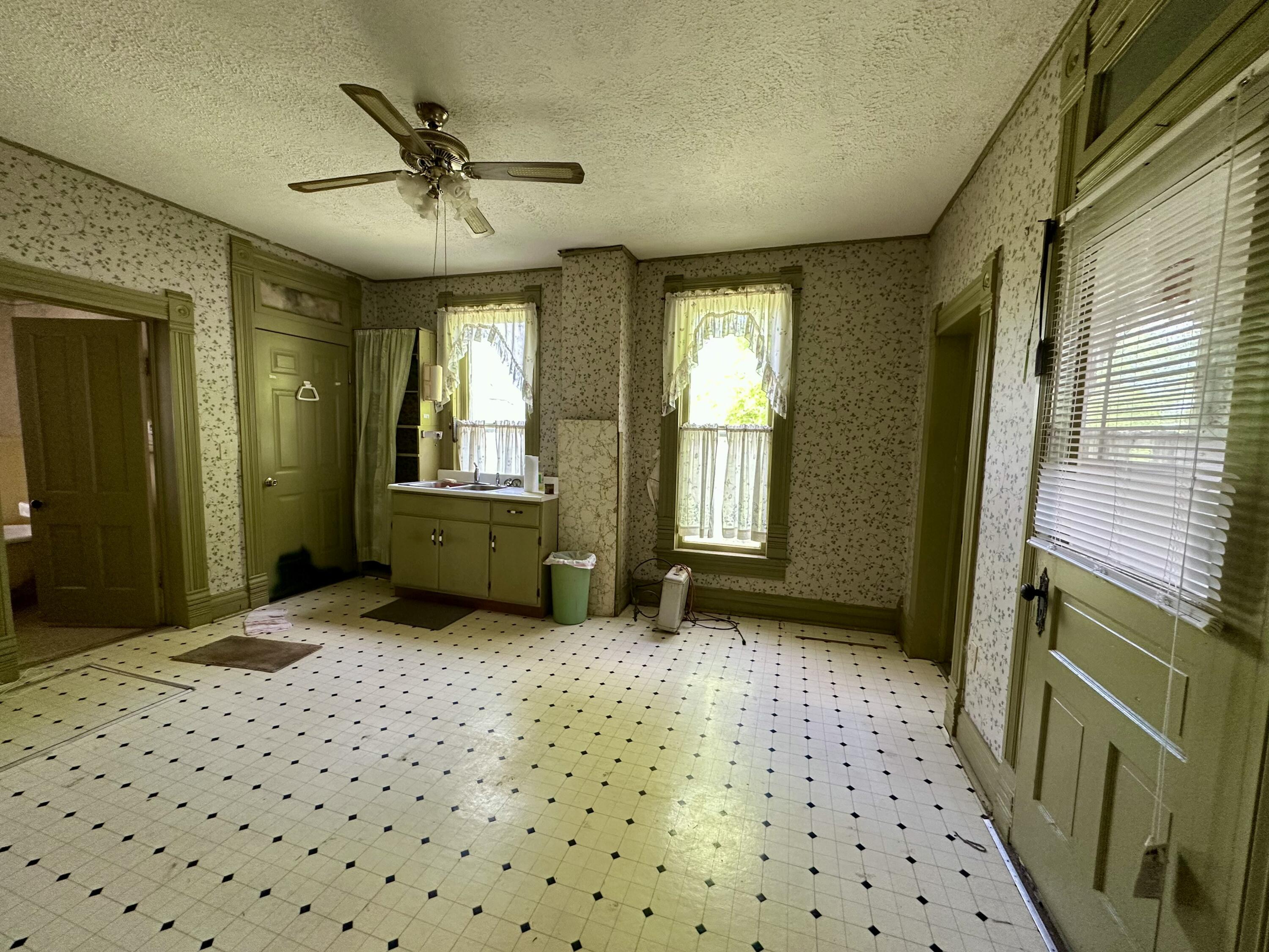 435 West Maple Street Property Photo 12