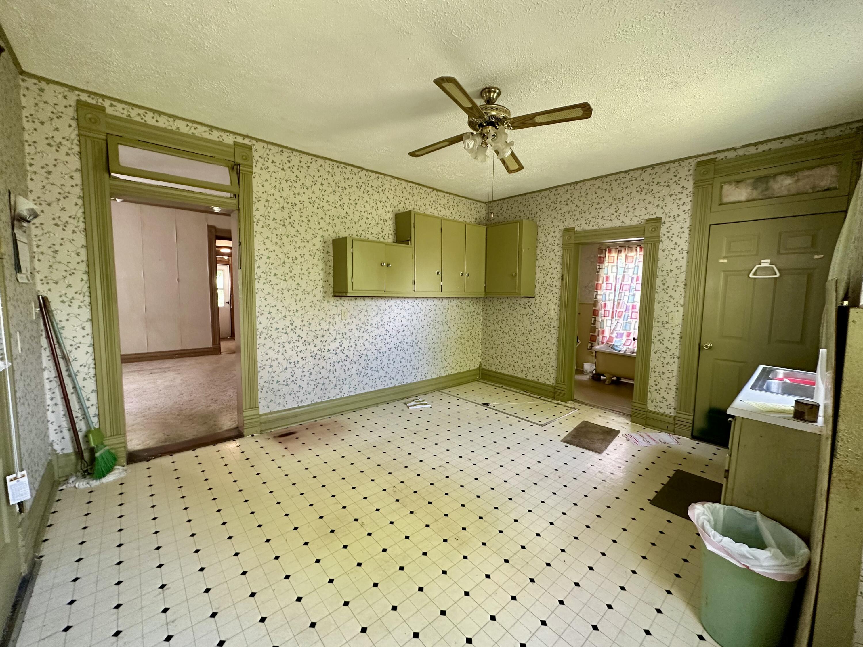 435 West Maple Street Property Photo 13