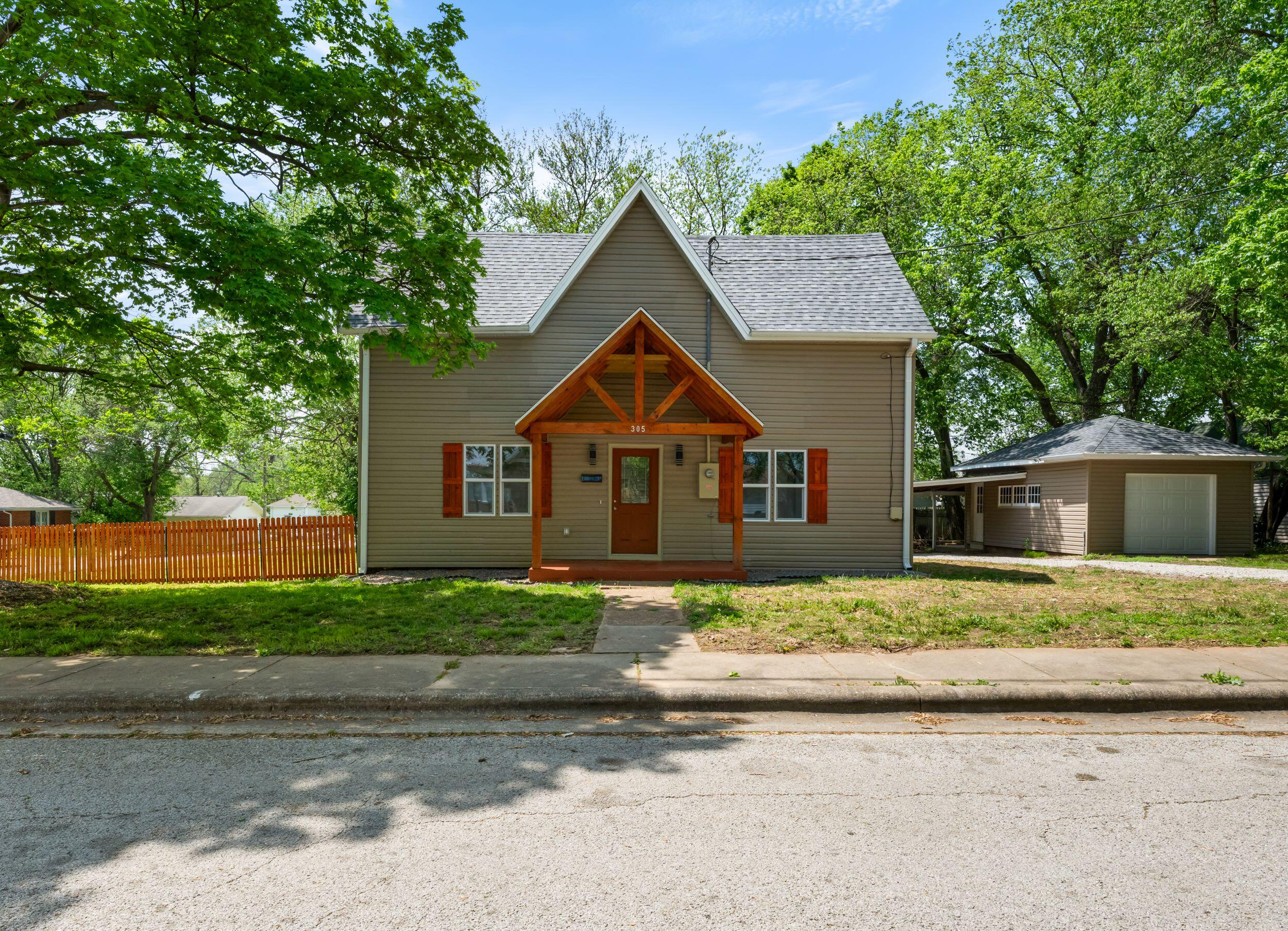 305 North Pike Avenue Property Photo 1