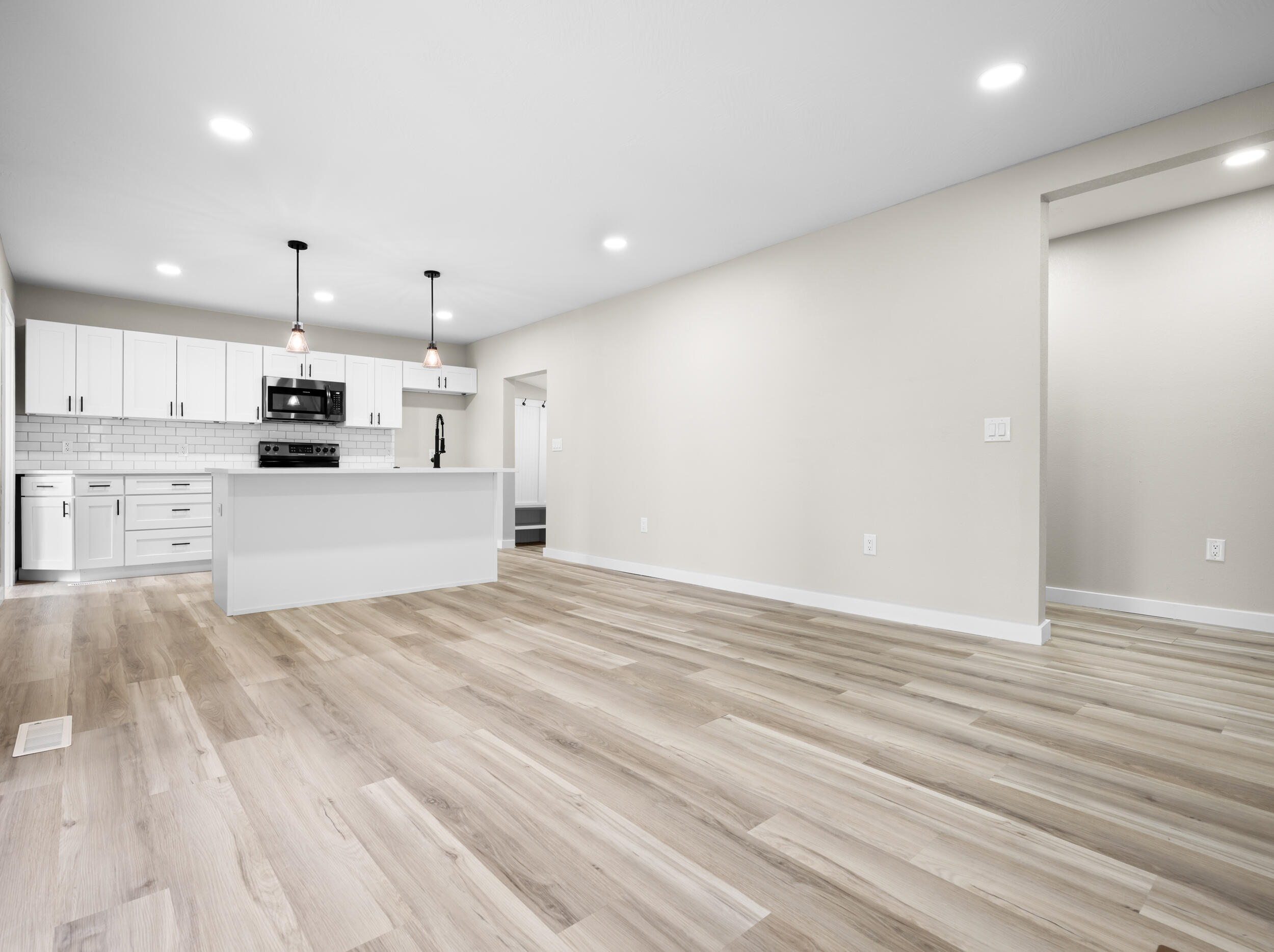 305 North Pike Avenue Property Photo 9
