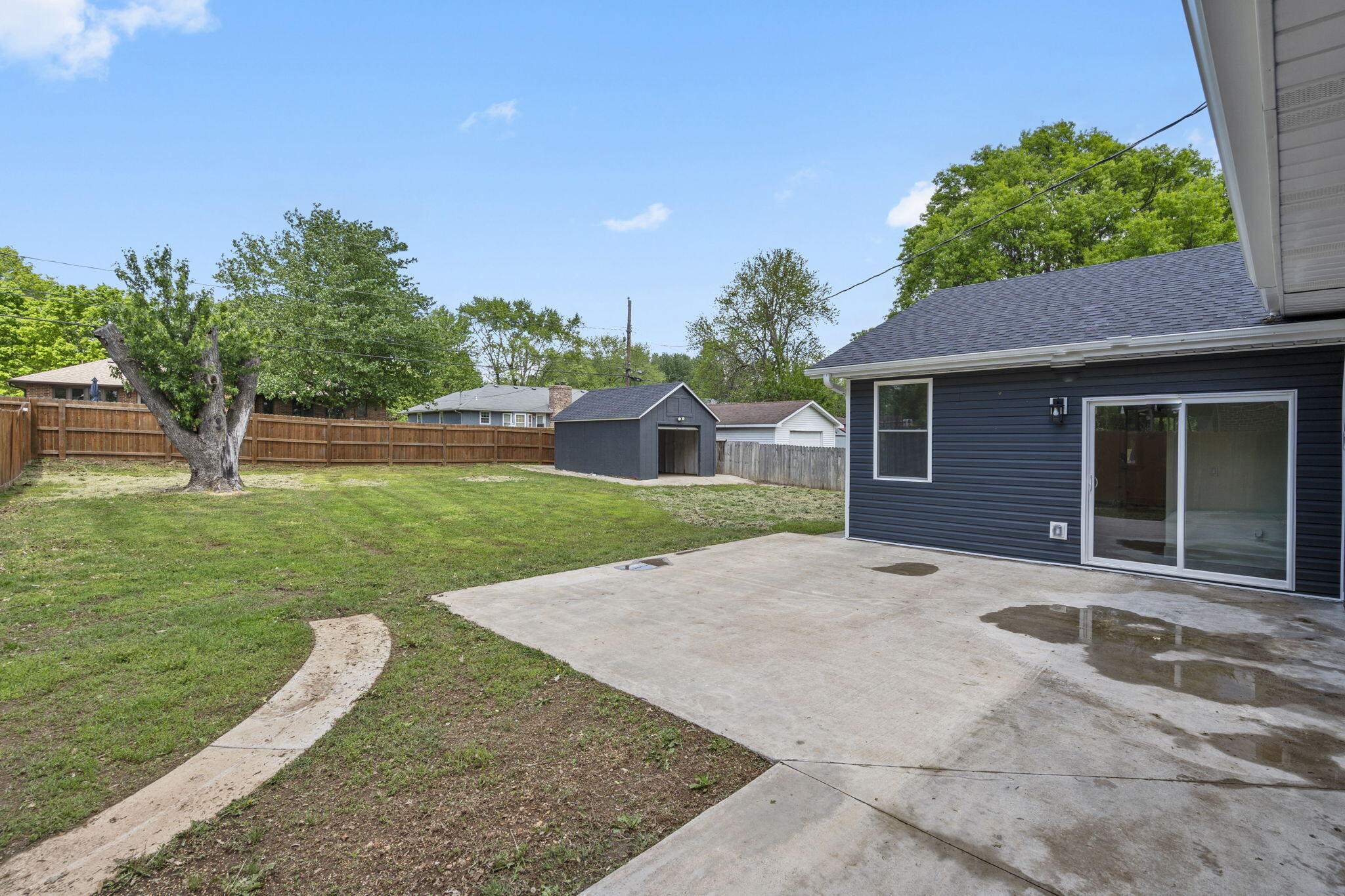 3203 West Crestview Street Property Photo 29