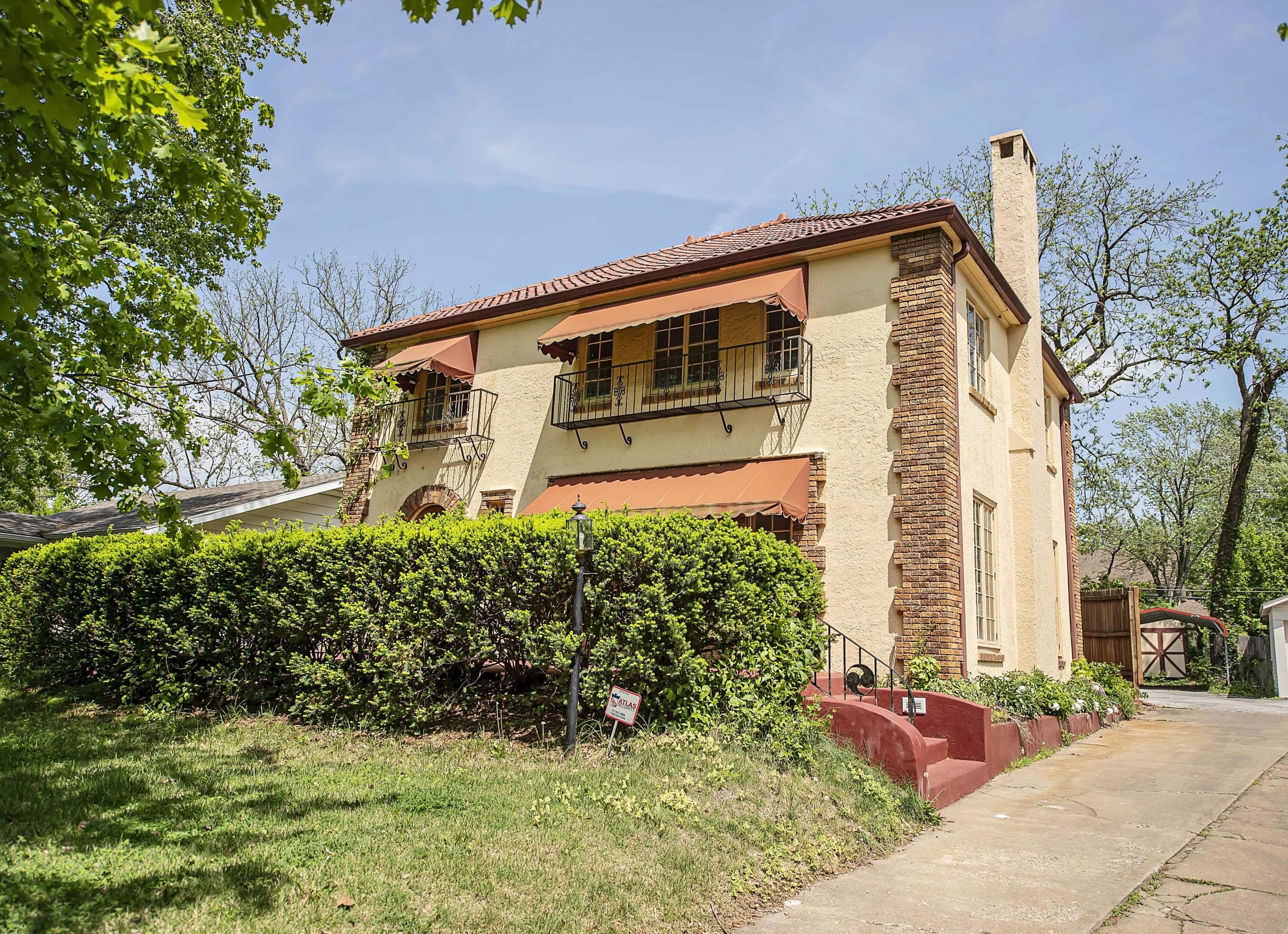 924 South Pickwick Avenue Property Photo 1