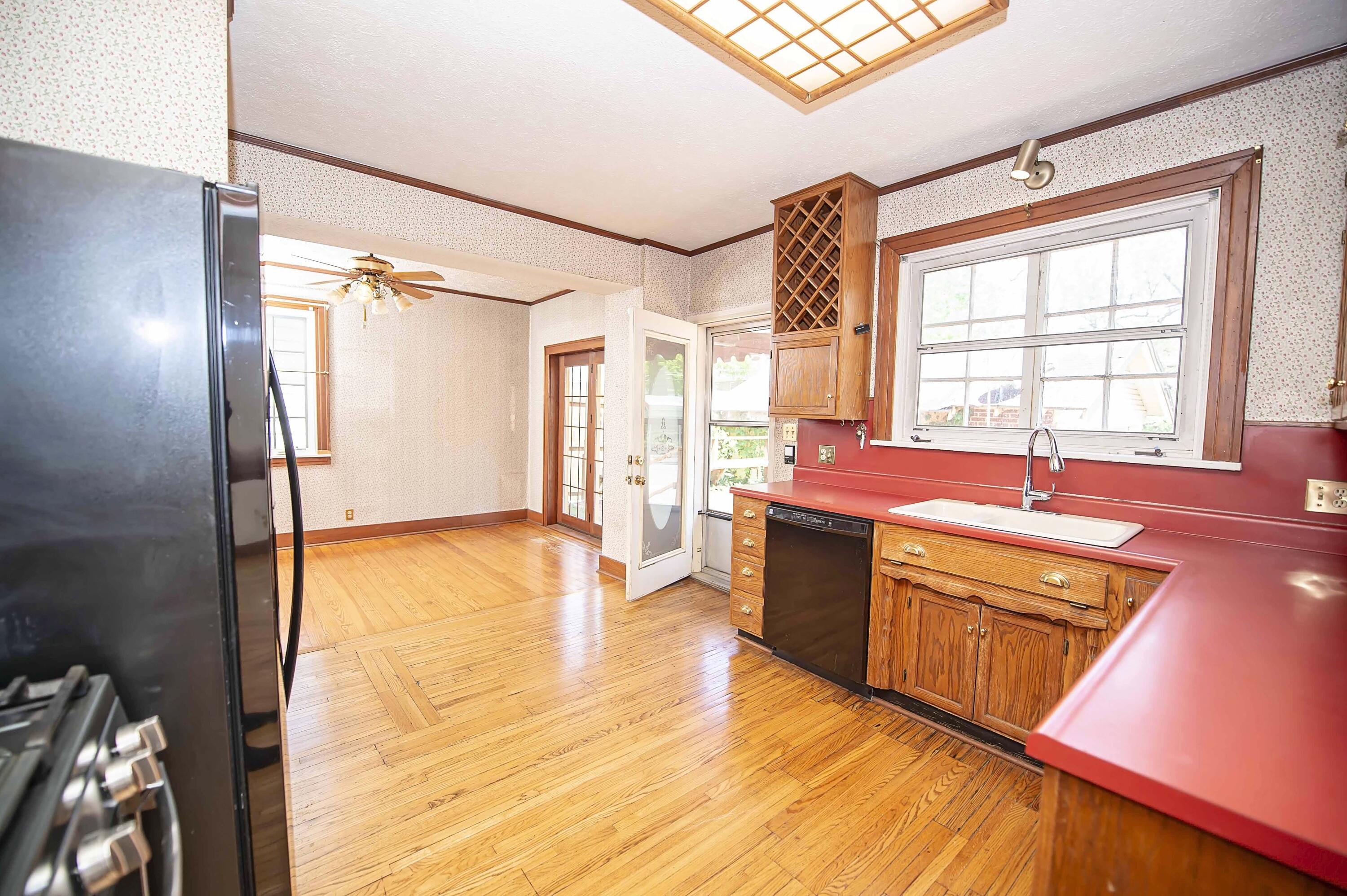 924 South Pickwick Avenue Property Photo 10