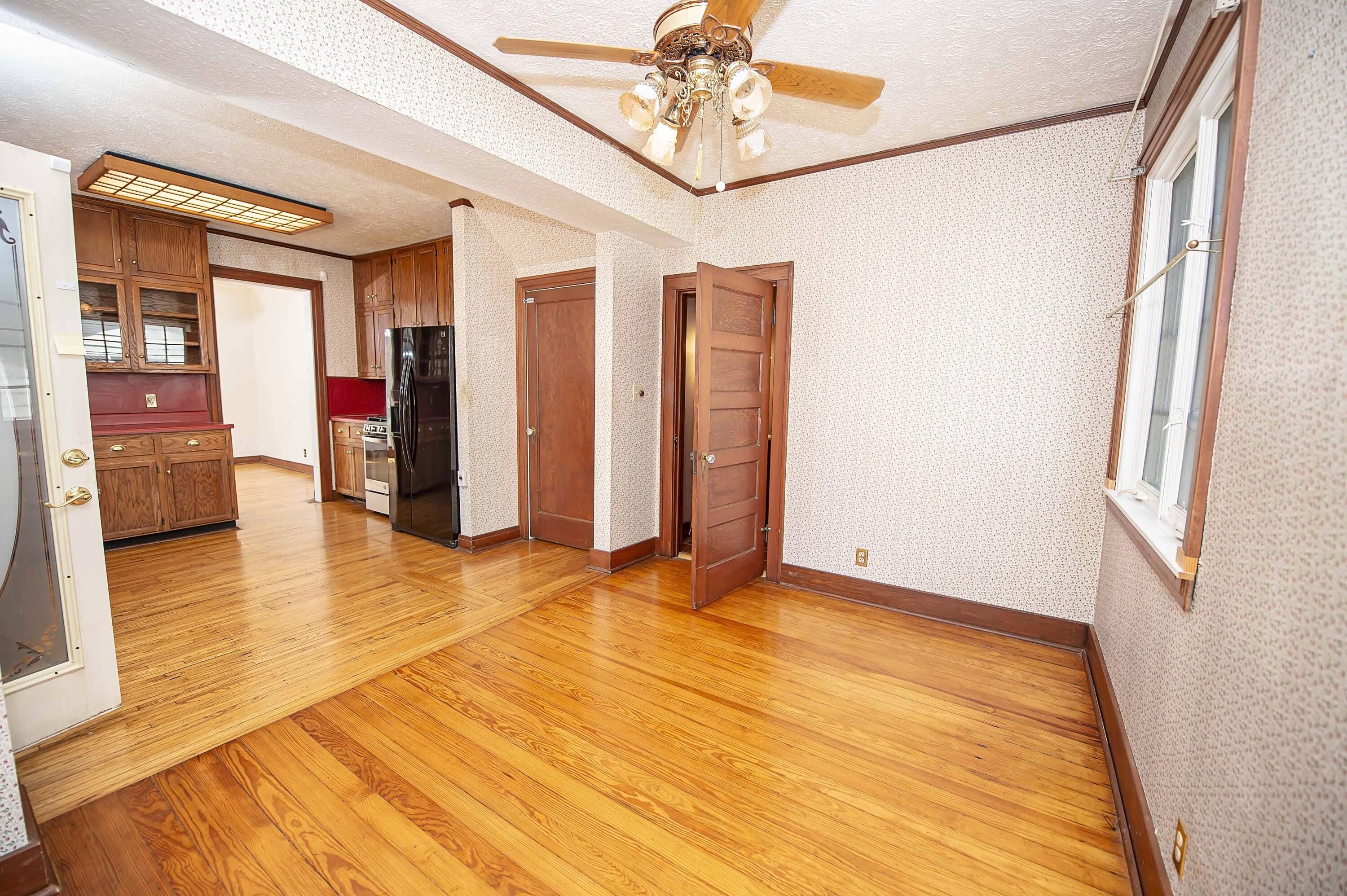924 South Pickwick Avenue Property Photo 13