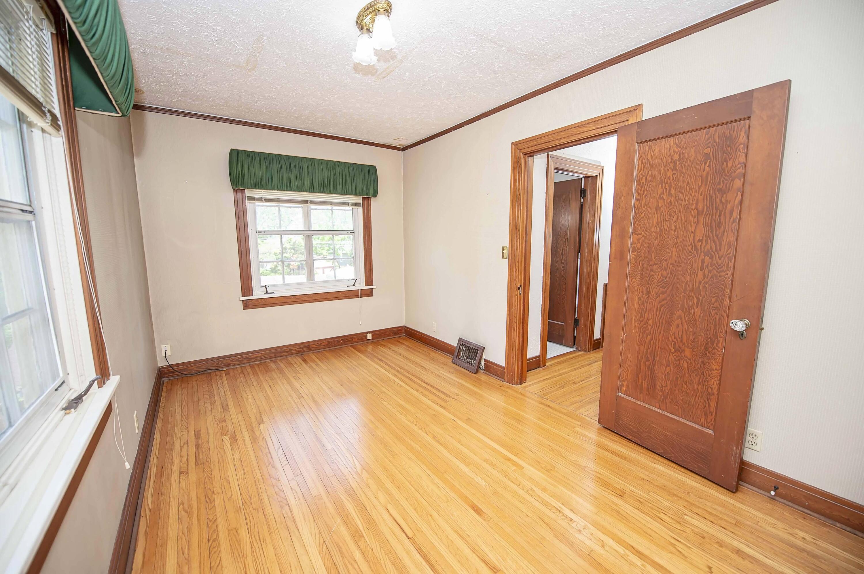 924 South Pickwick Avenue Property Photo 18
