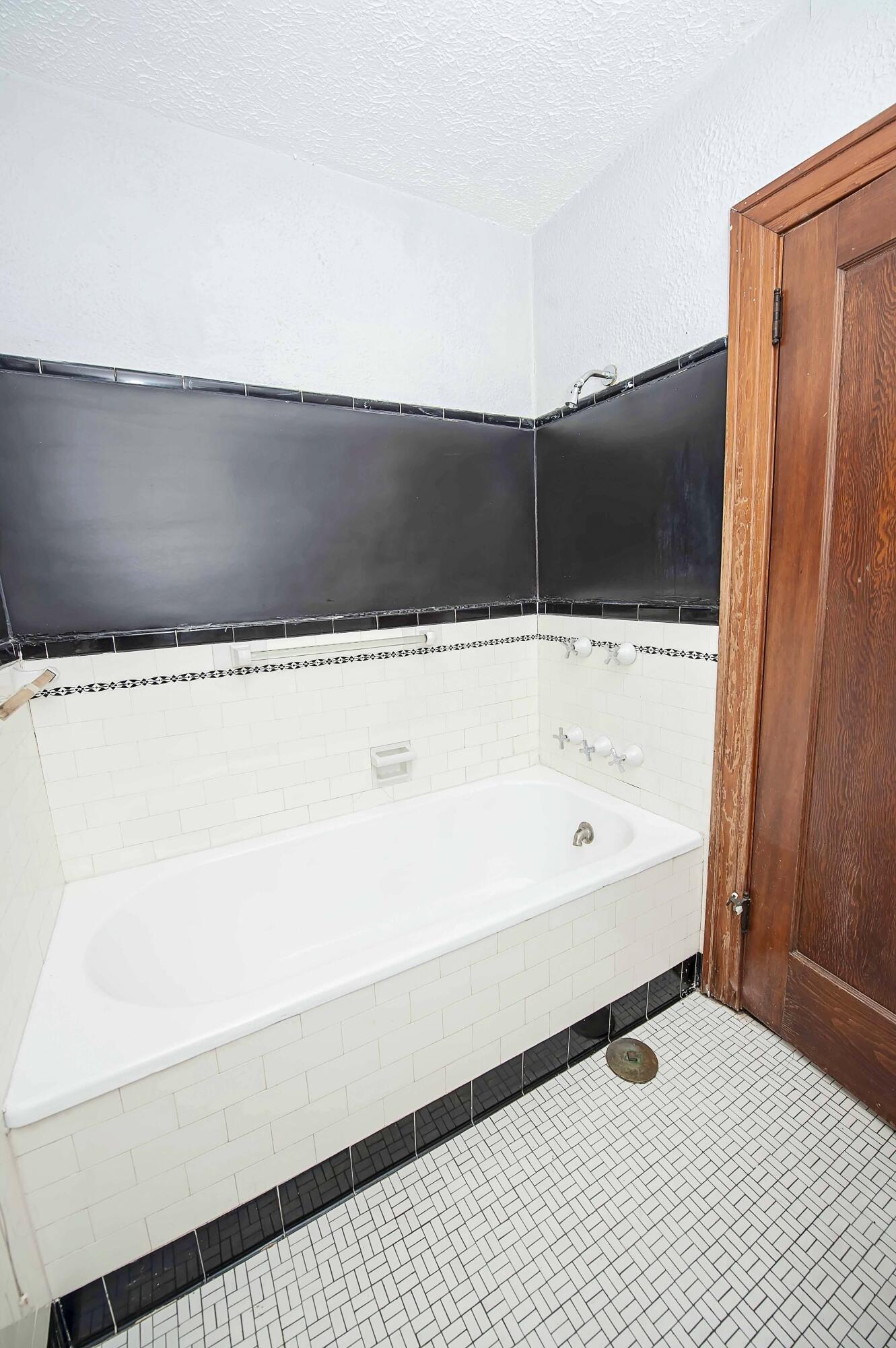 924 South Pickwick Avenue Property Photo 22