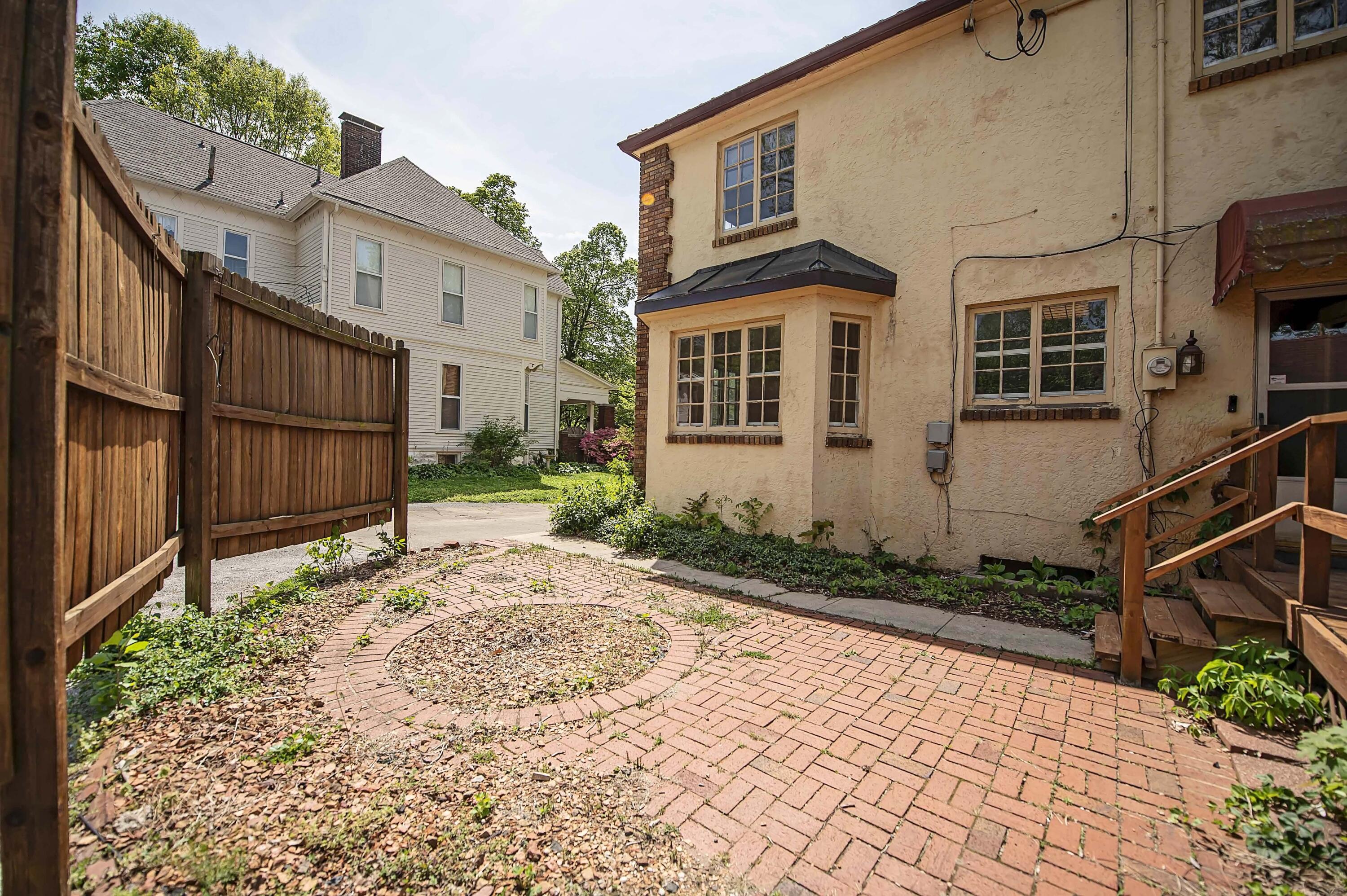 924 South Pickwick Avenue Property Photo 33