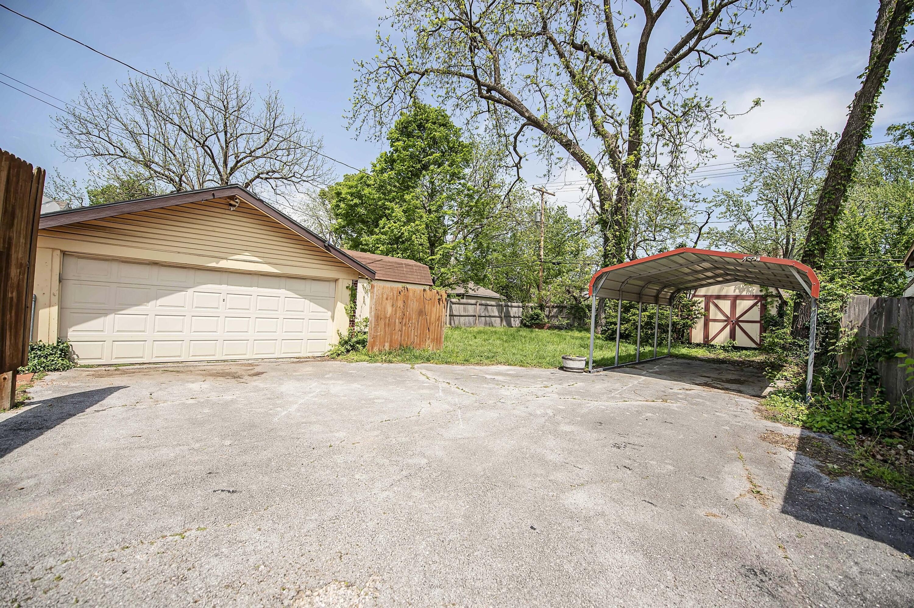 924 South Pickwick Avenue Property Photo 34