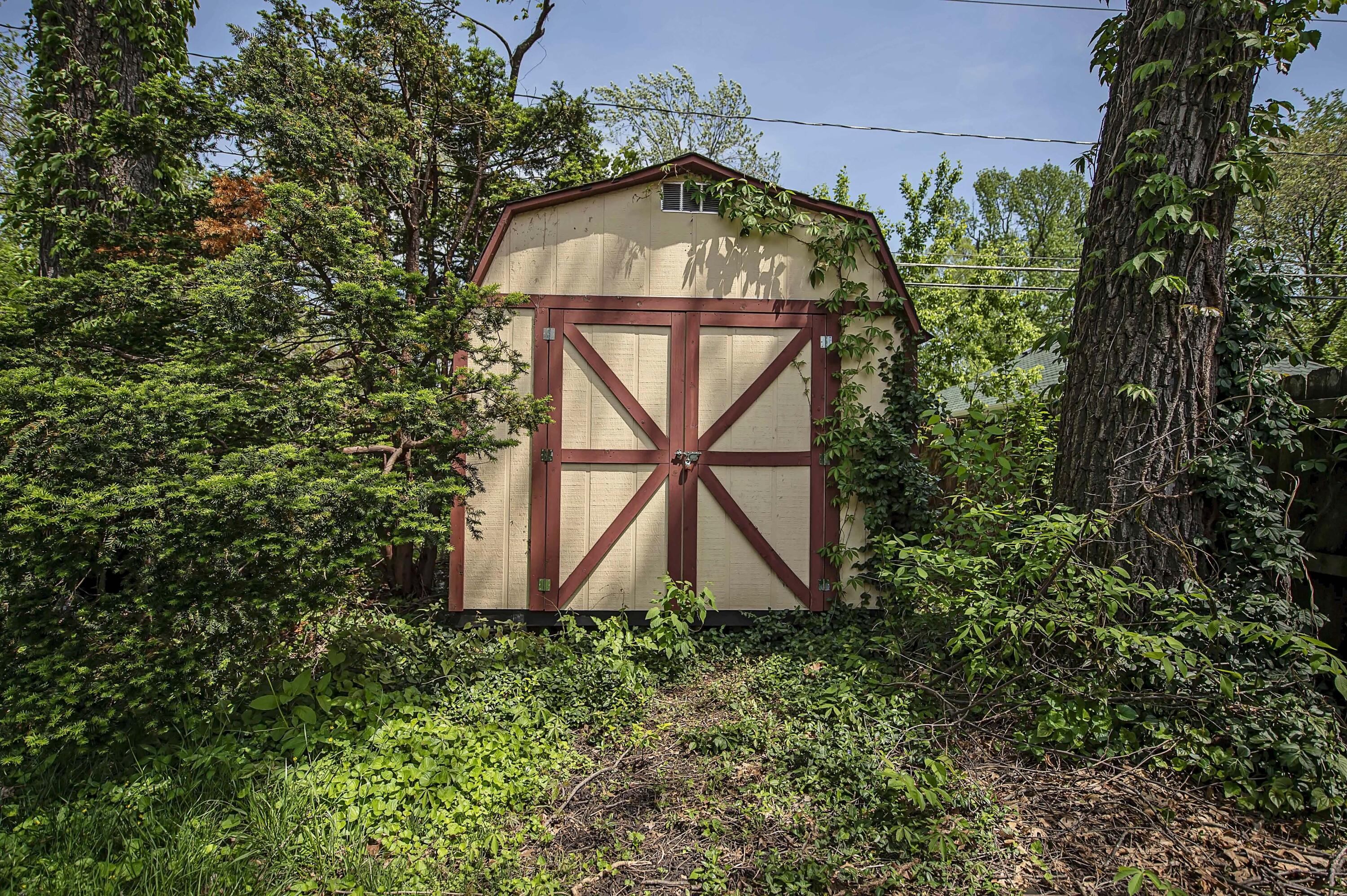 924 South Pickwick Avenue Property Photo 36
