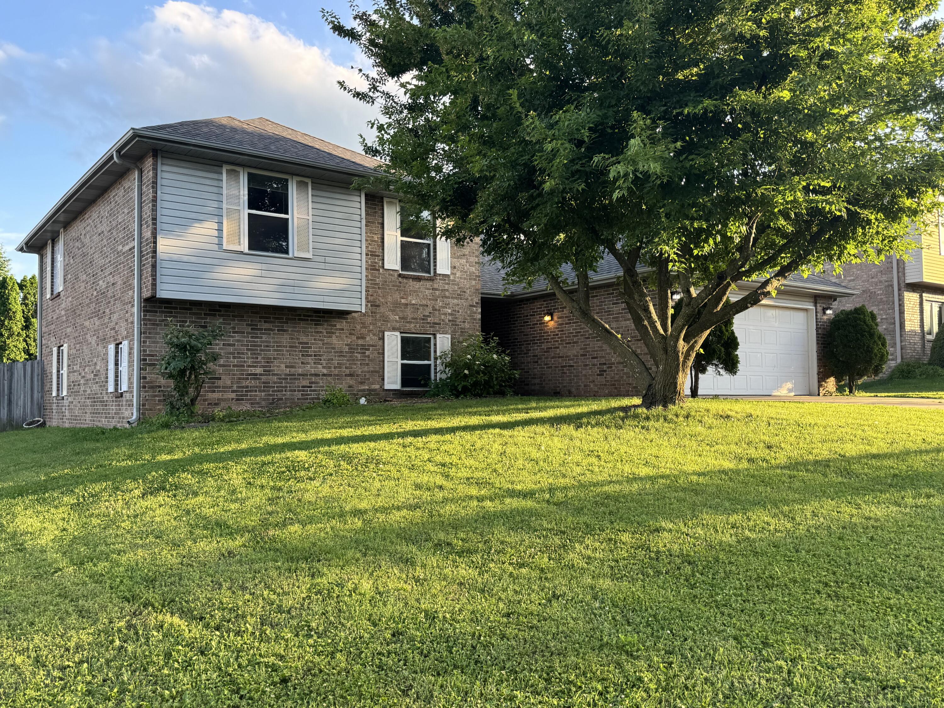3934 West Lark Street Property Photo 2