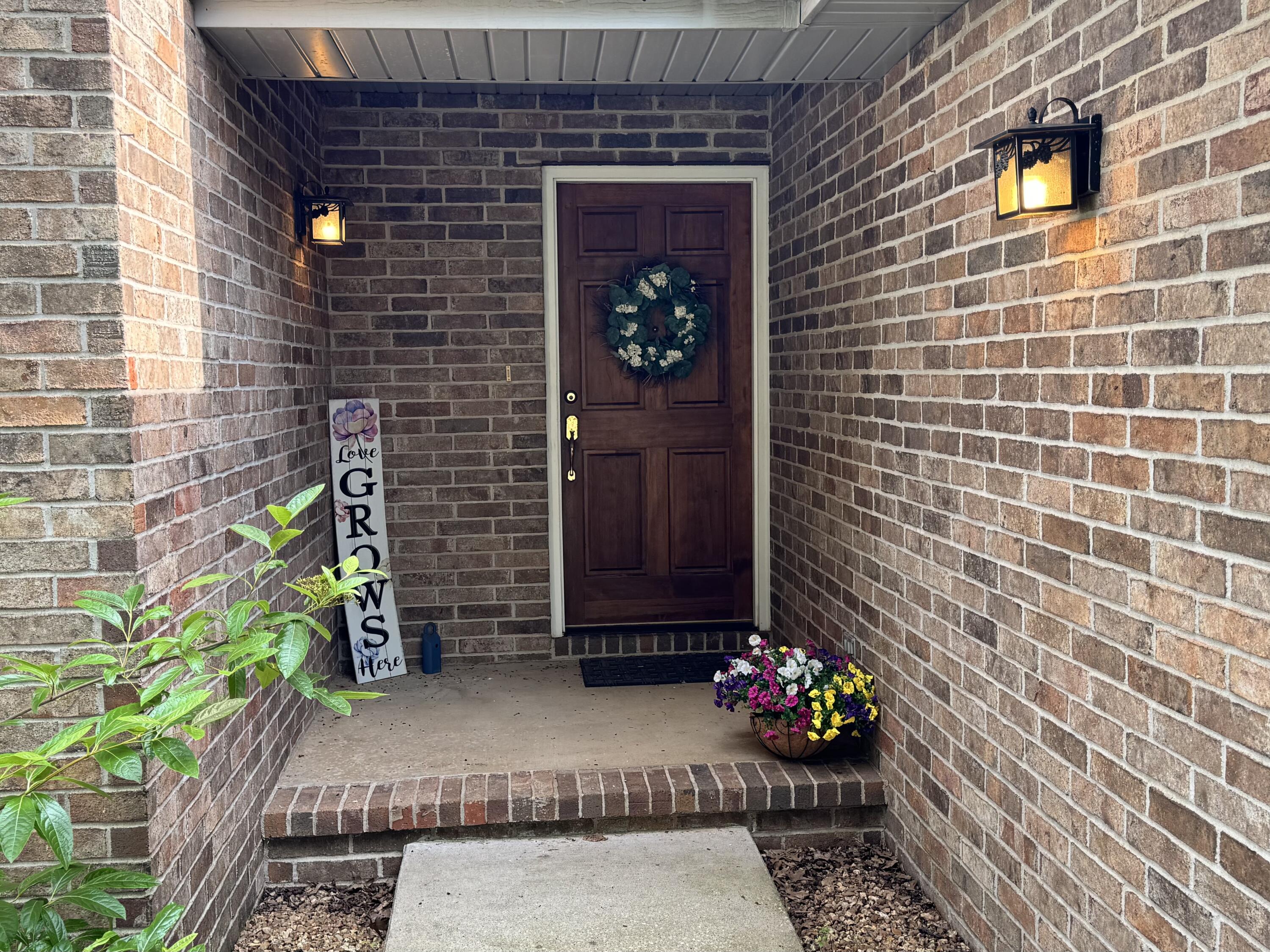 3934 West Lark Street Property Photo 4